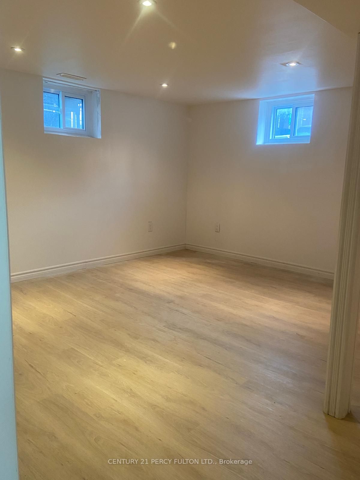 Unit Bsmnt - 92 Septonne Avenue, Newmarket 2