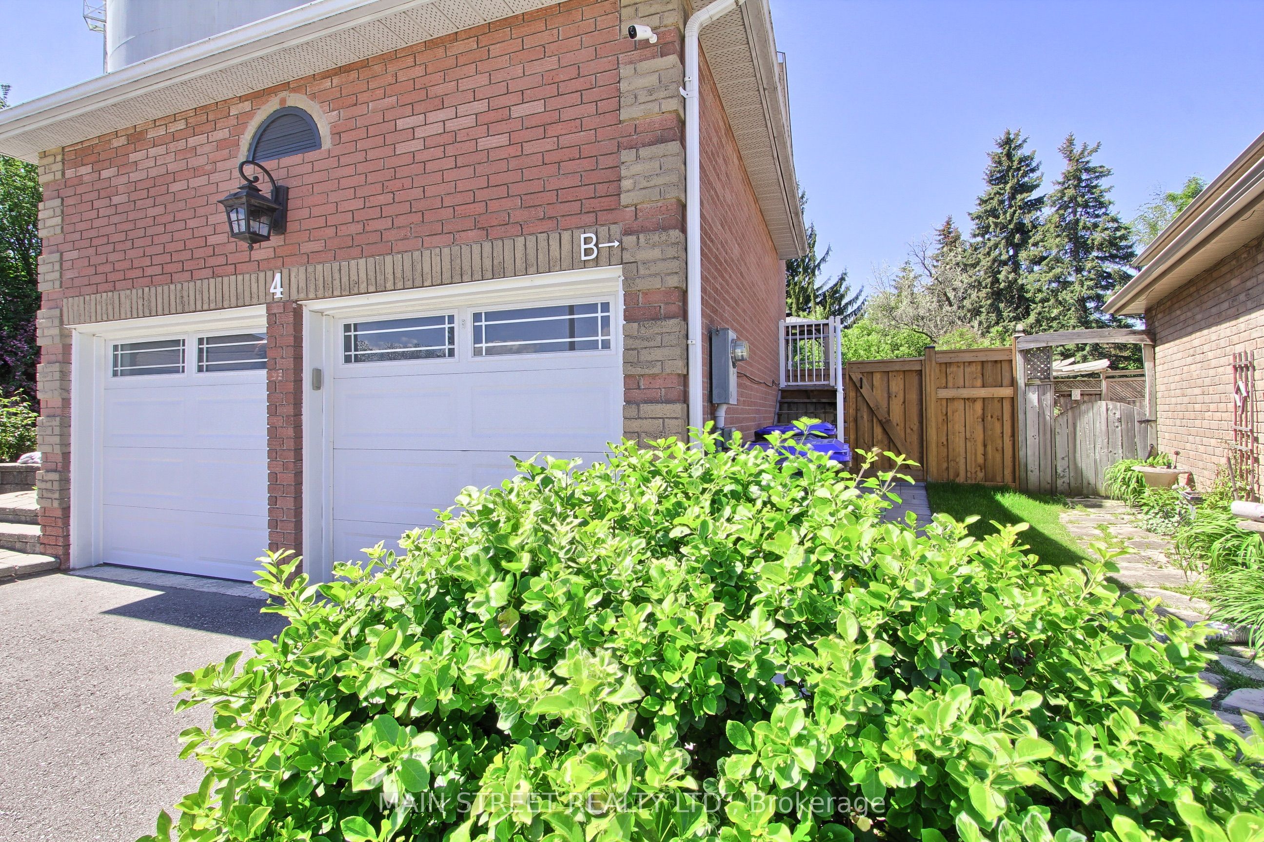 Unit B - 4 Carrington Place, Bradford West Gwillimbury 2