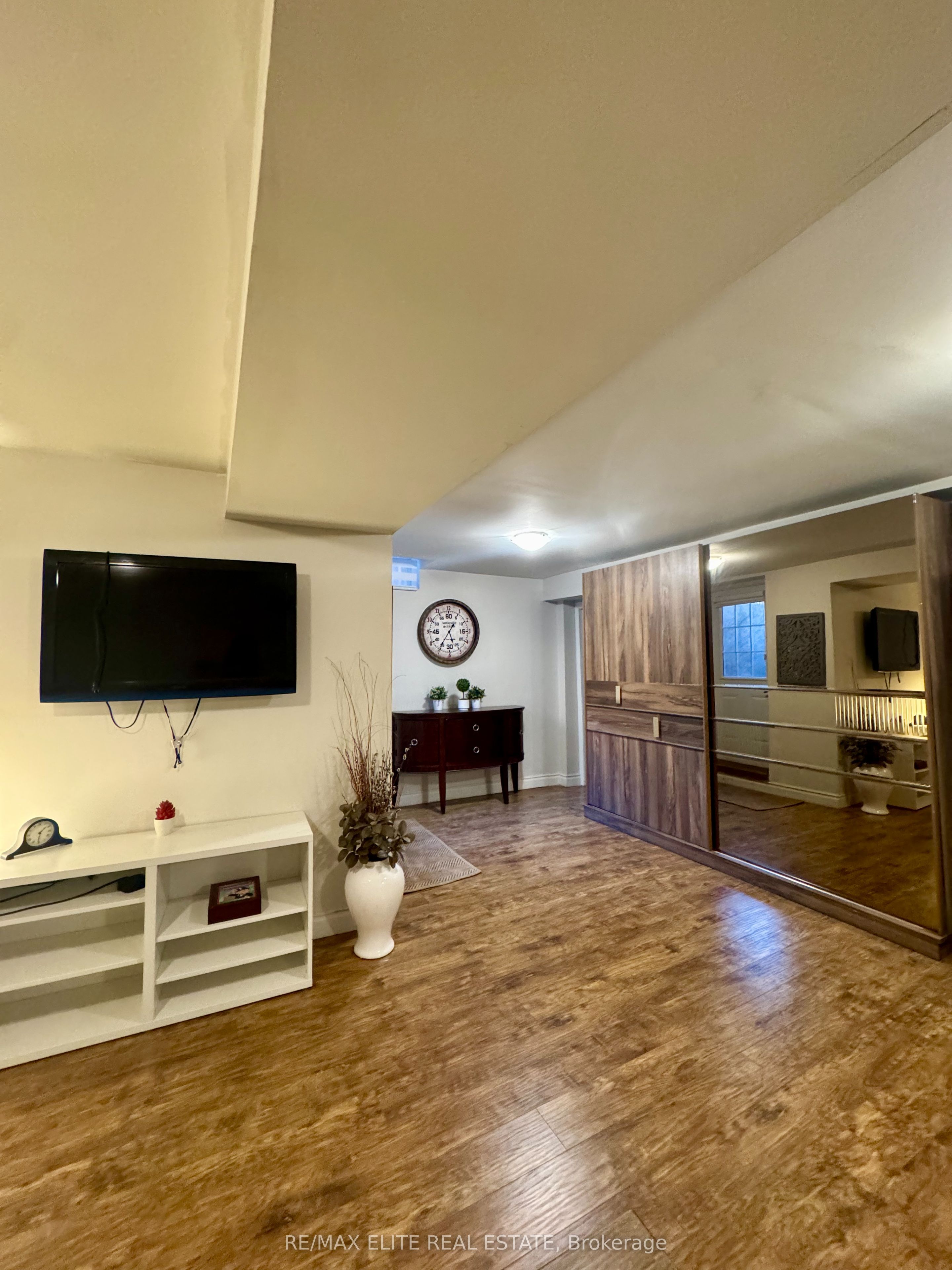Unit BASEMENT - 169 Larratt Lane, Richmond Hill 3
