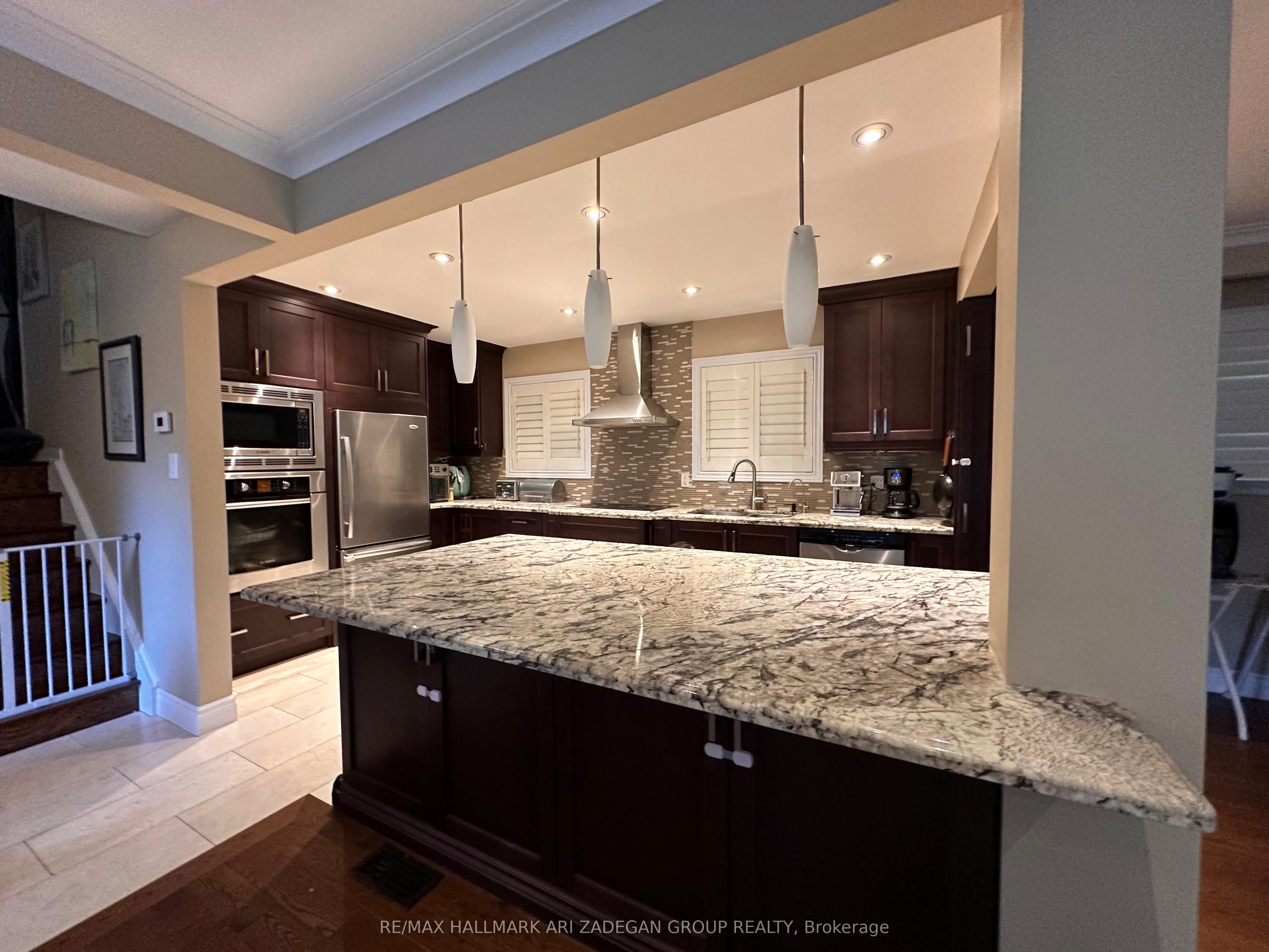 290 Gretel Drive, Richmond Hill 2