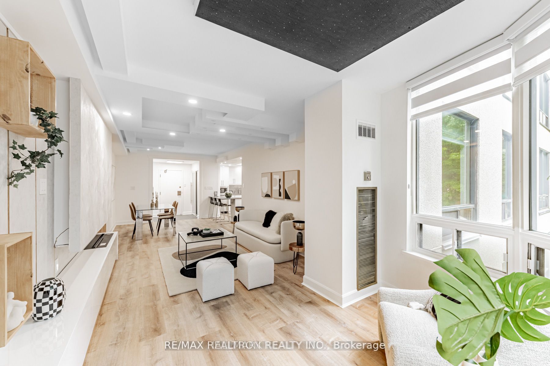 Unit 321 - 333 Clark Avenue W, Vaughan 2