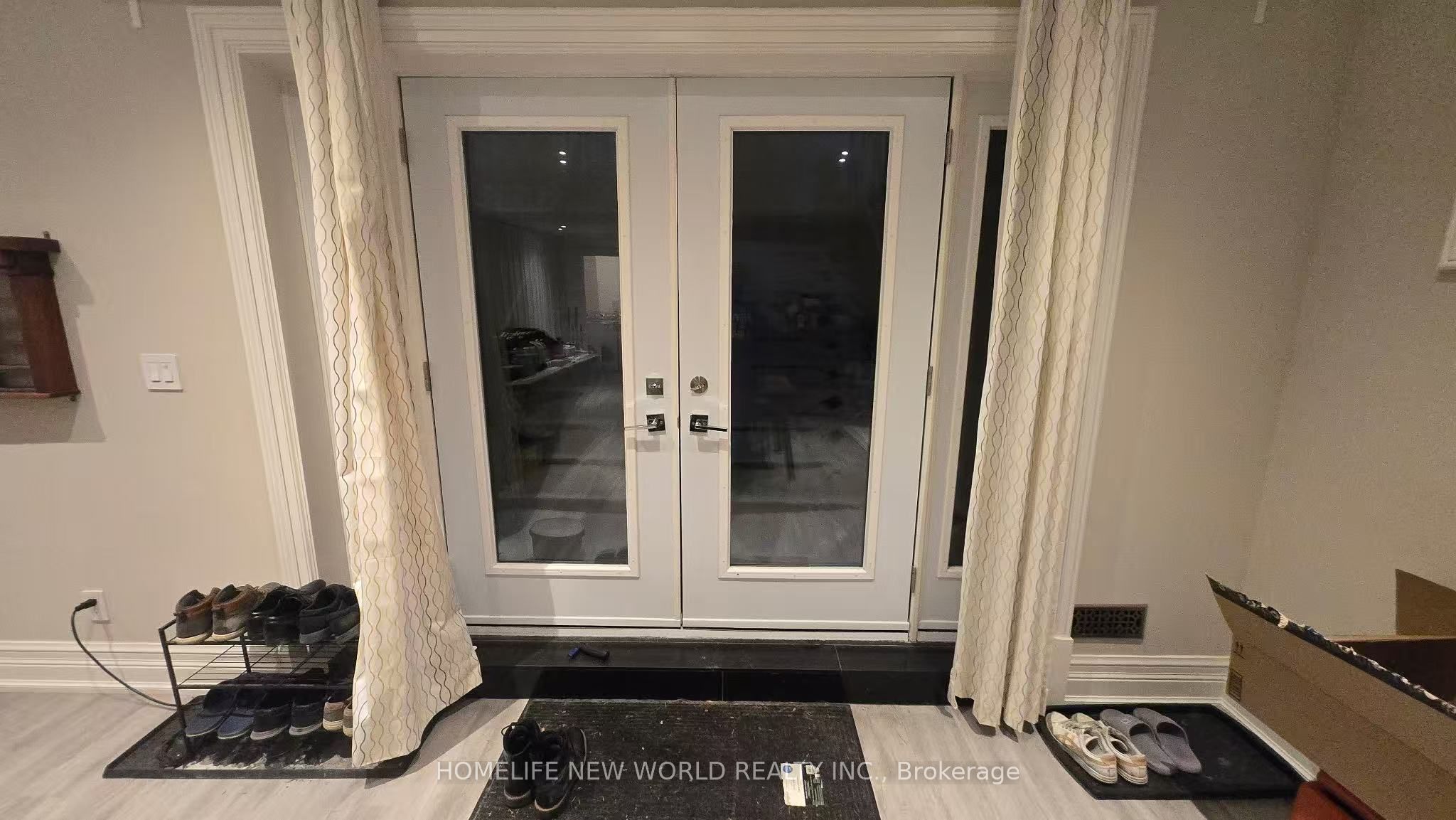 Unit bsmt - 19 Honeybourne Crescent, Markham 4