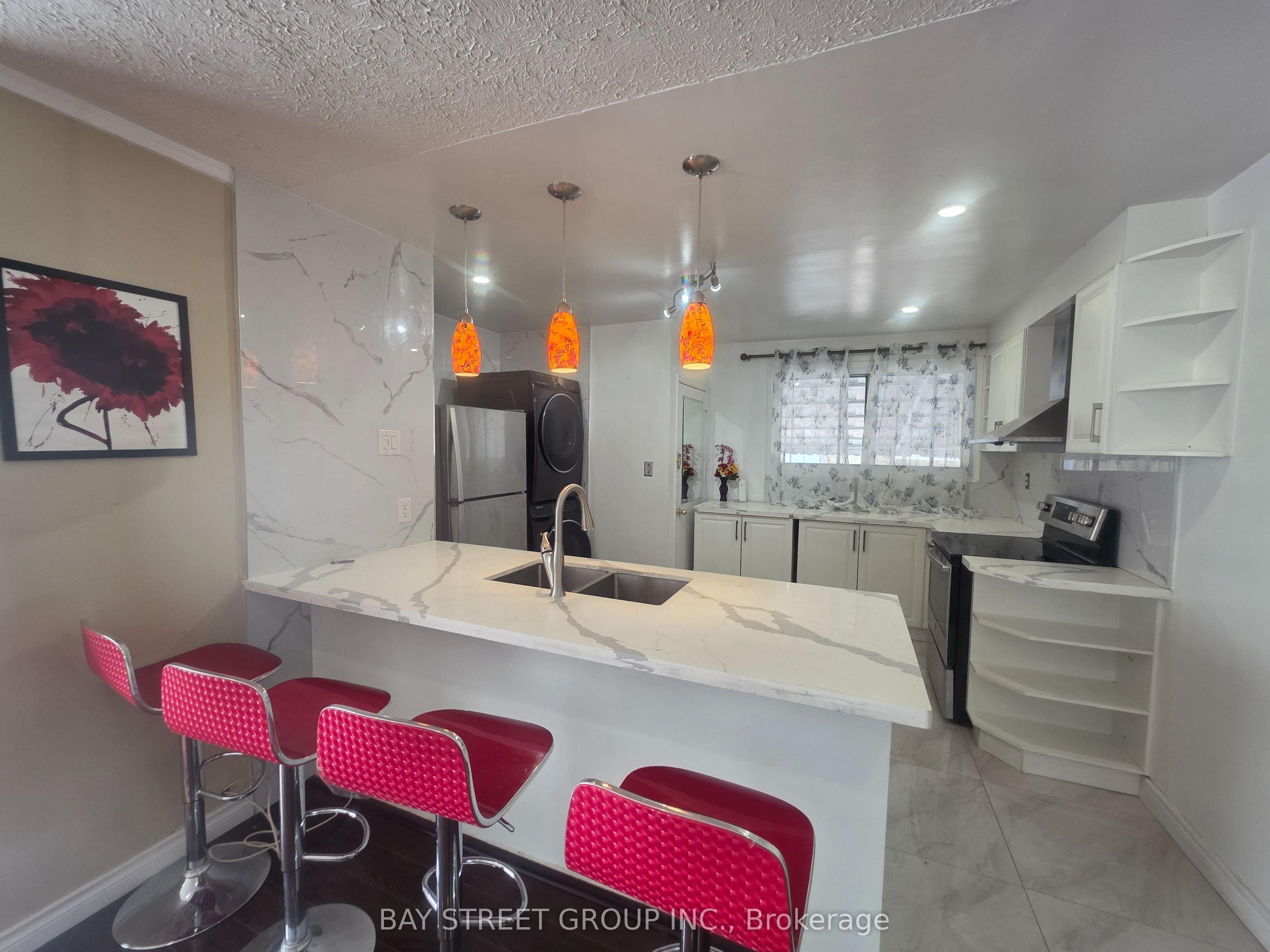 Unit Main - 211 Beechy Drive, Richmond Hill 3
