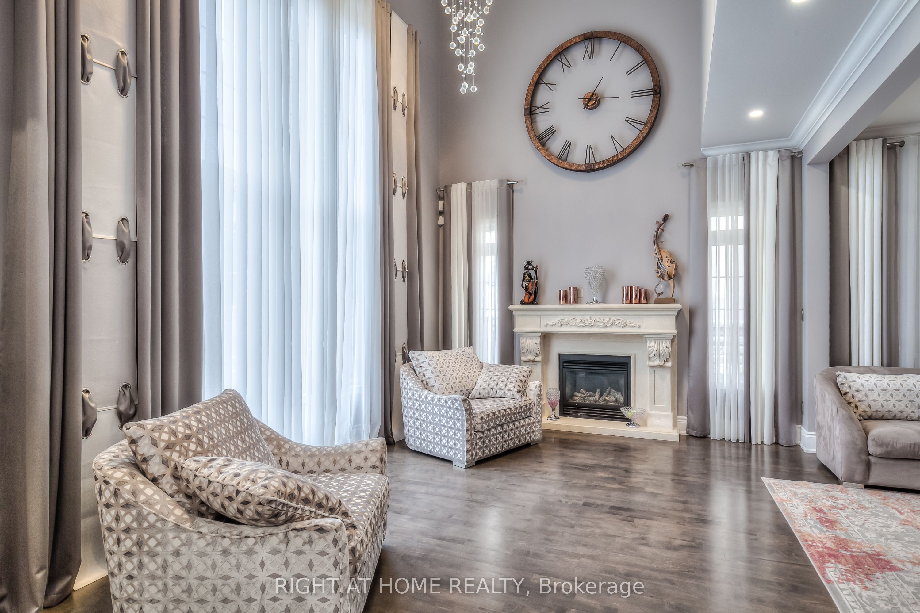 26 Little Natalie Court, Vaughan 2