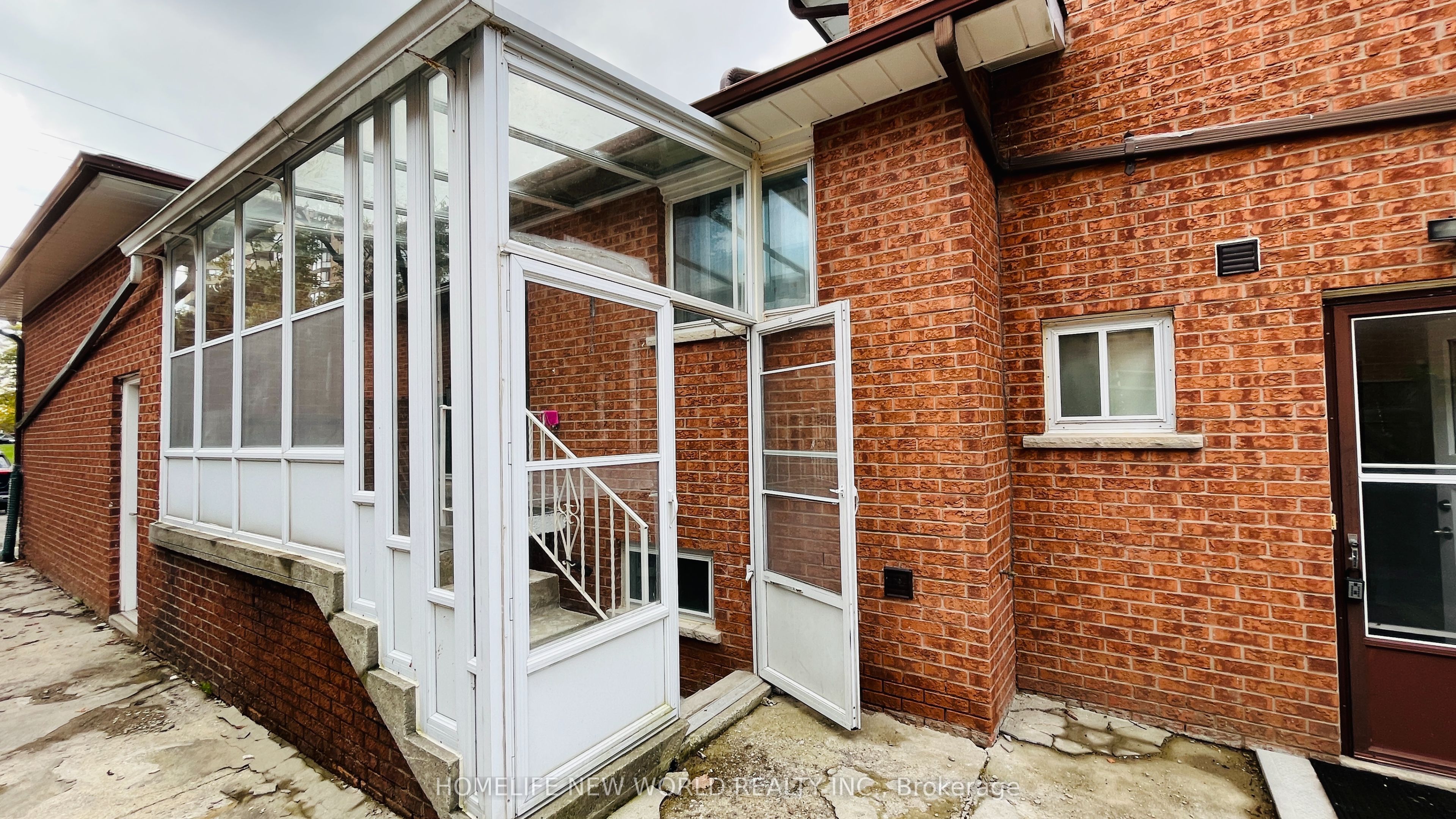 Unit Lower - 38 Weldrick Road W, Richmond Hill 2