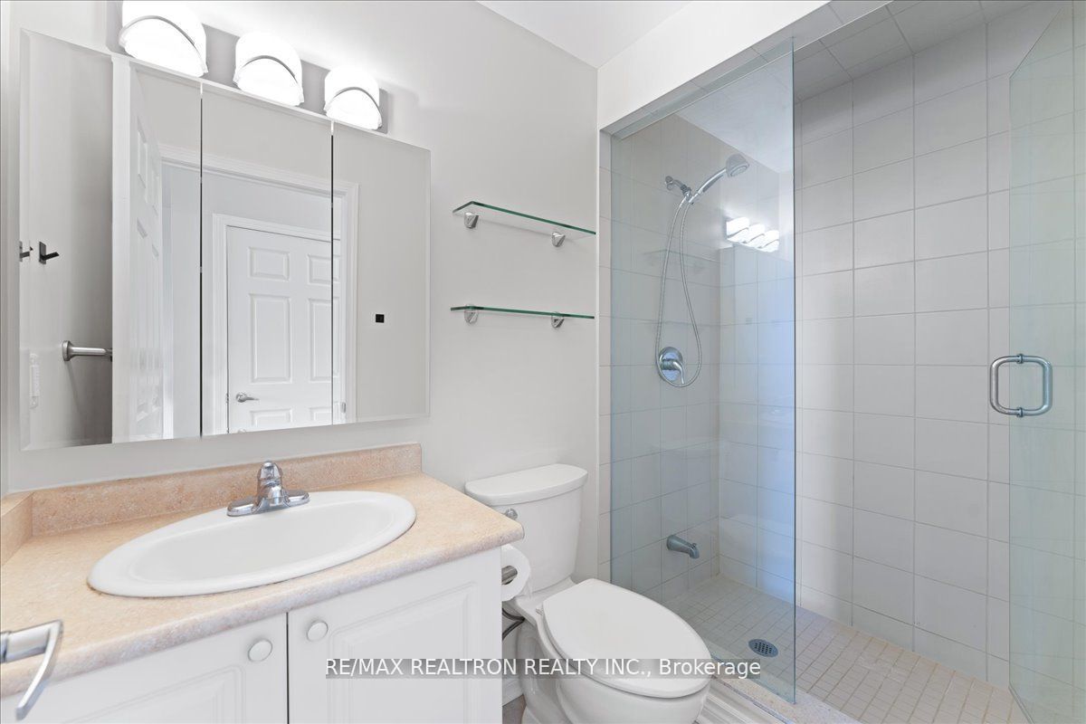 Unit 304 - 15450 Yonge Street, Aurora 4