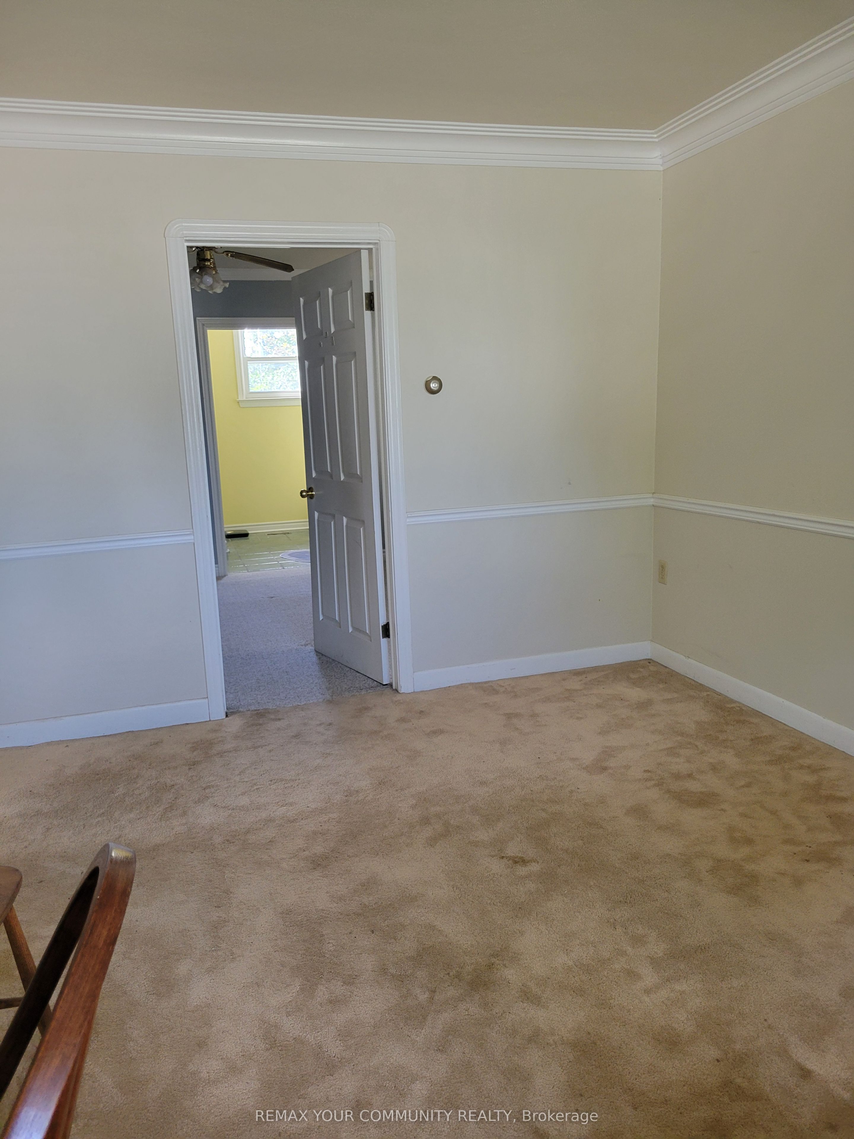 Unit Main Floor - 12926 Highway 27, King 4