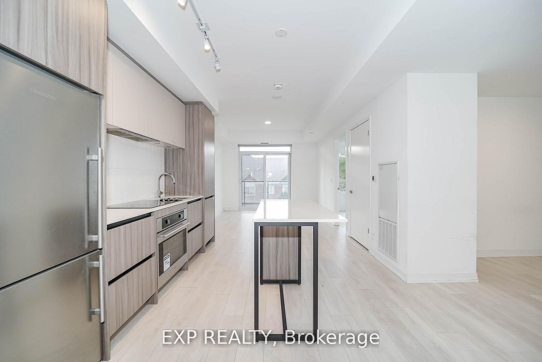 Unit D328 - 8 Beverley Glen Boulevard, Vaughan 3