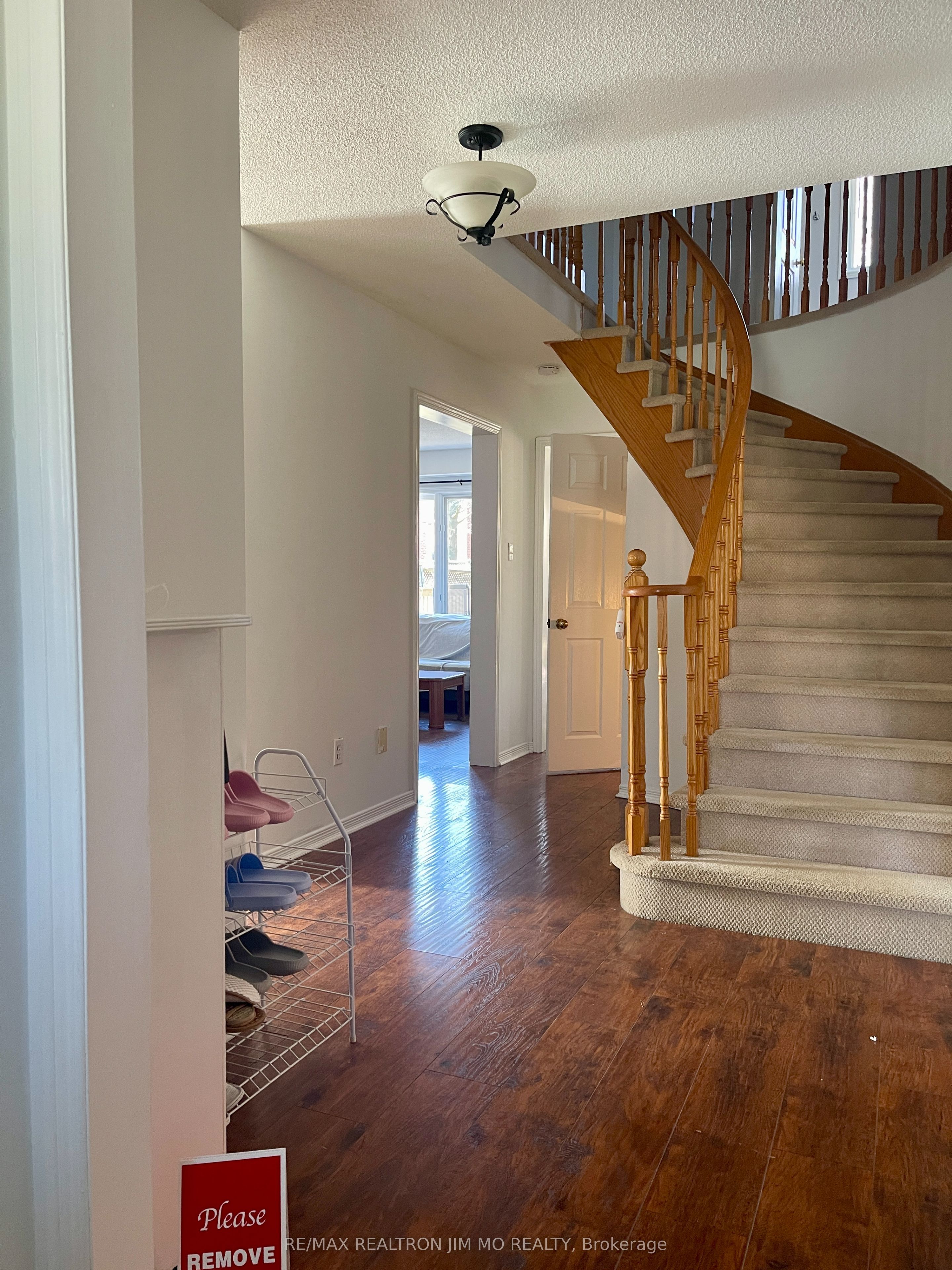 Unit Lower - 824 College Manor Drive, Newmarket 3