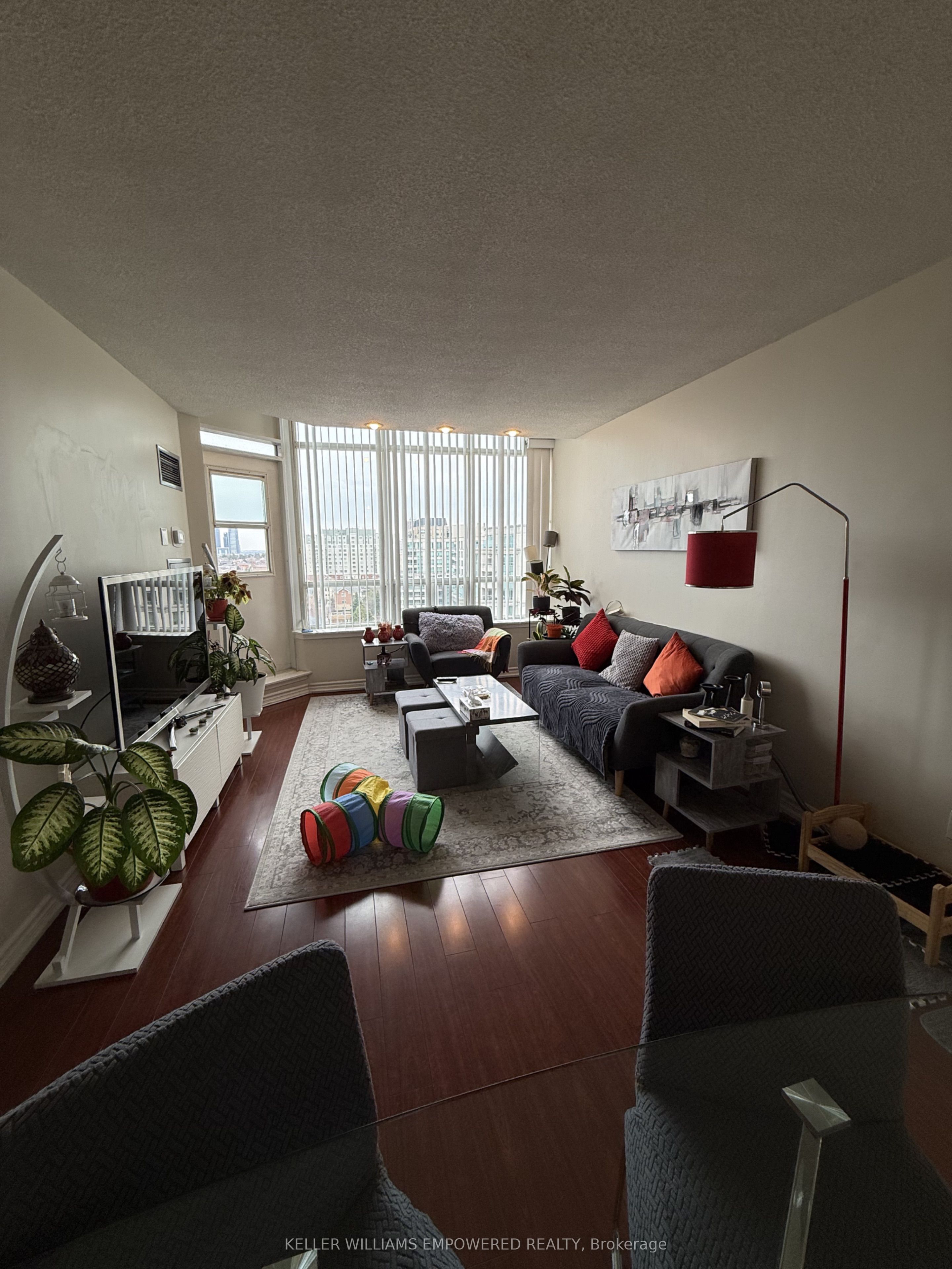 Unit PH106 - 81 Townsgate Drive, Vaughan 4