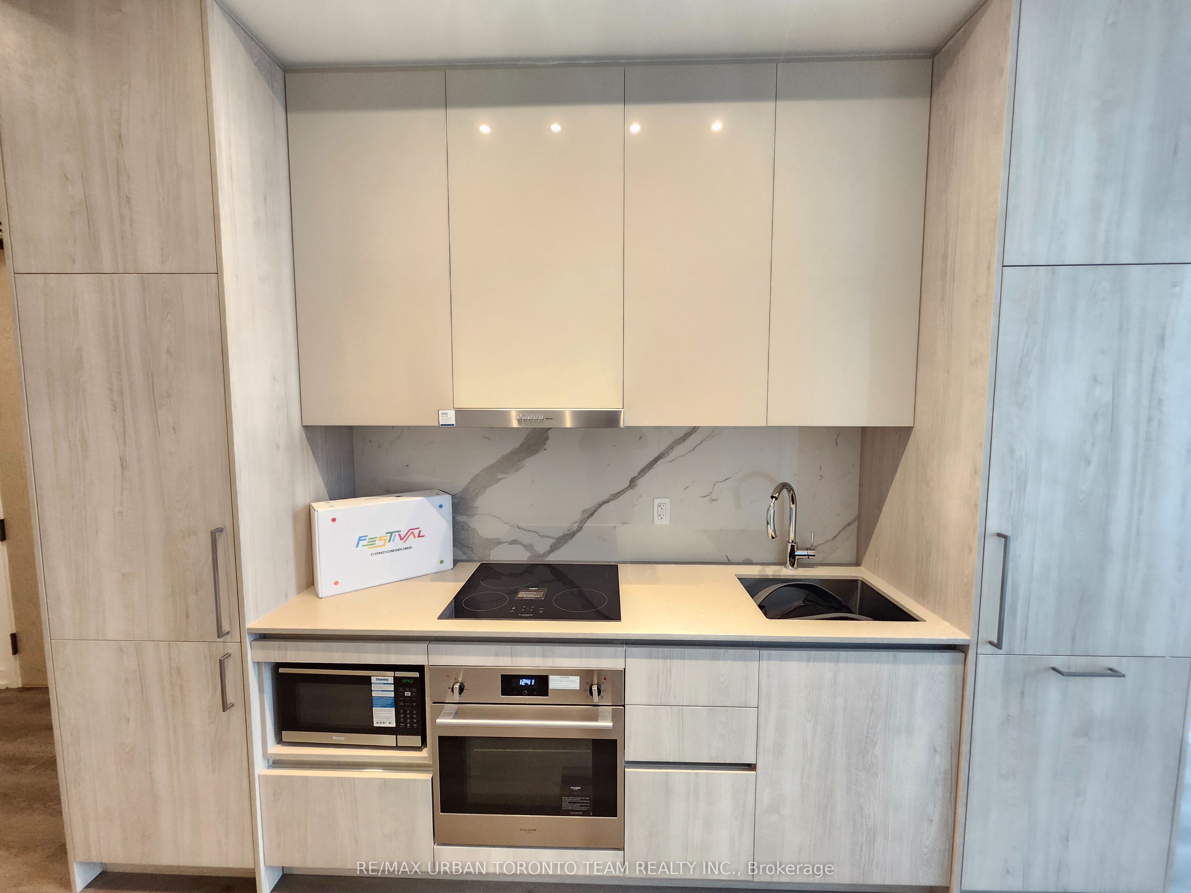 Unit 6515 - 225 Commerce Street, Vaughan 3