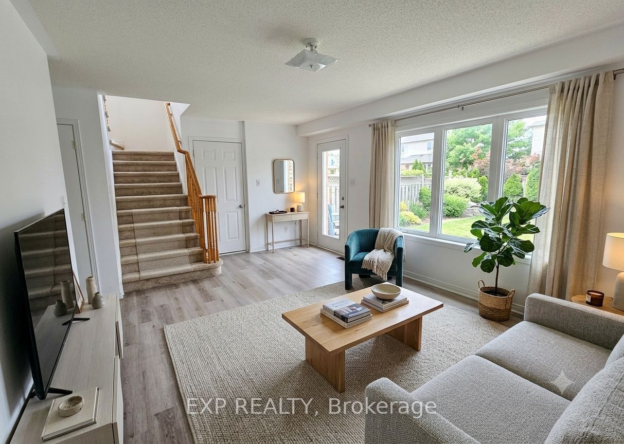 Unit Upper - 384 Flagstone Way, Newmarket 4