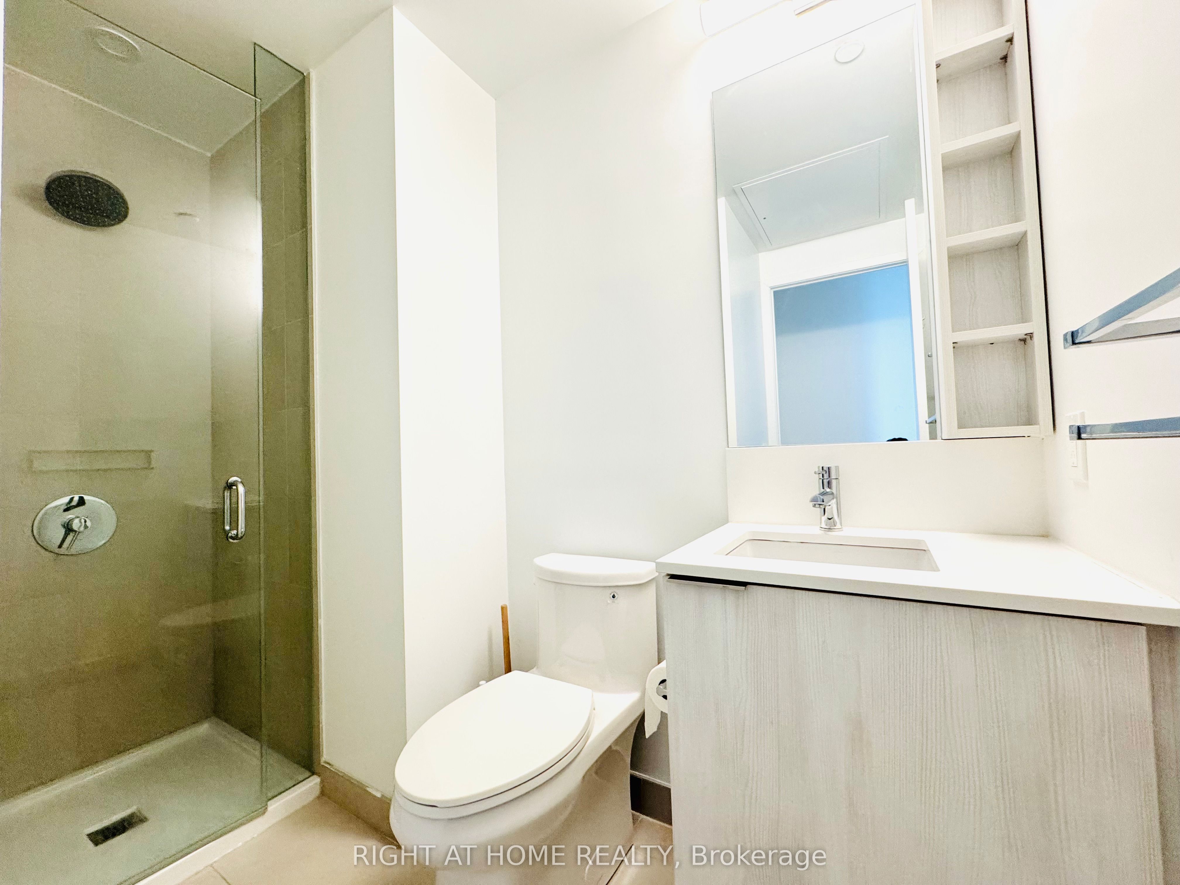 Unit 2715 - 1000 Portage Parkway, Vaughan 4