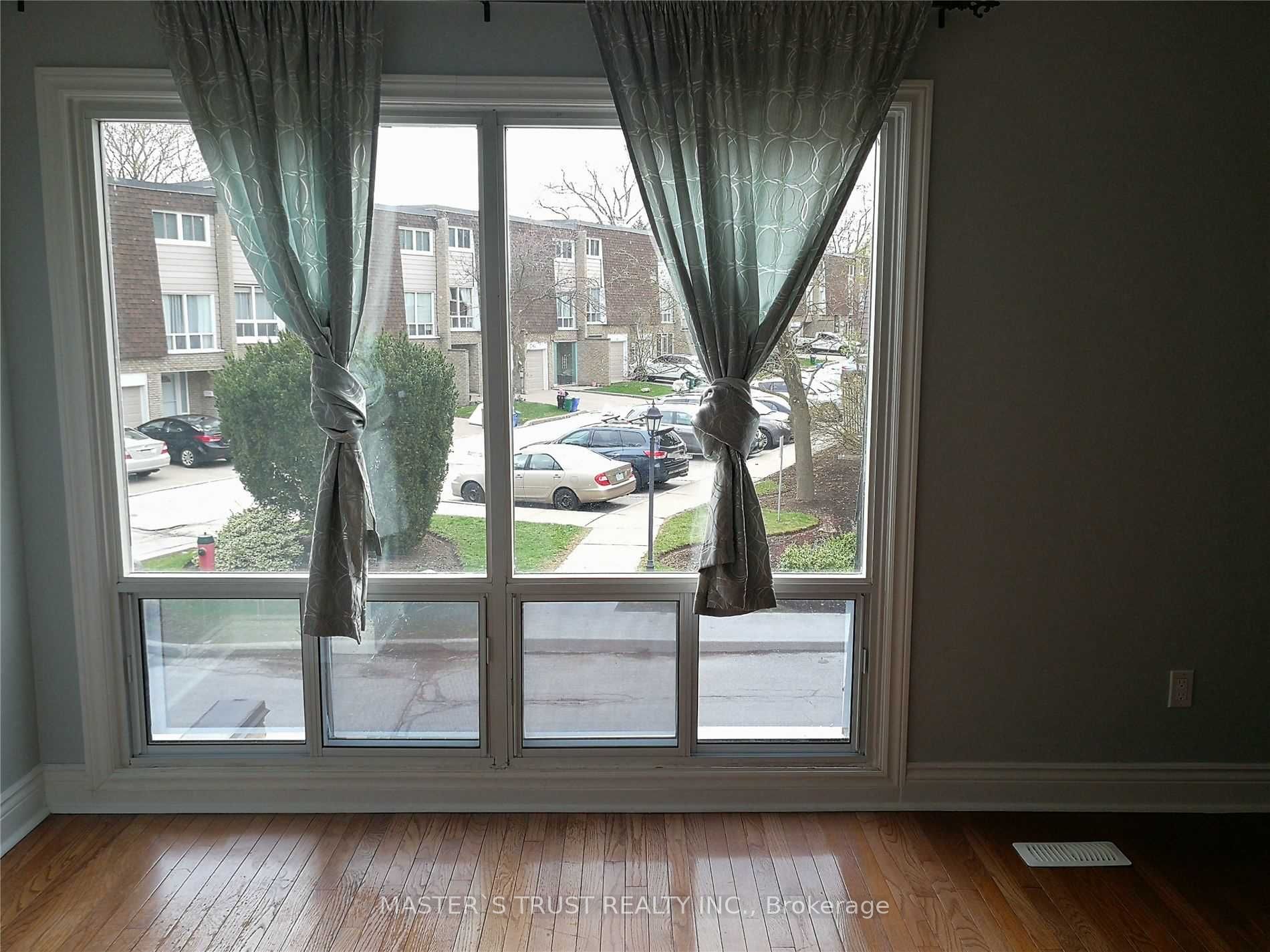 Unit 15 - 653 Village Parkway, Markham 2