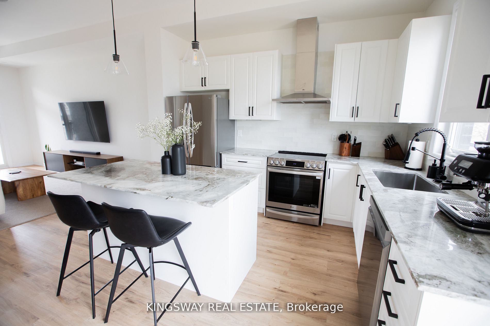 27 Paradox Street, Vaughan 5