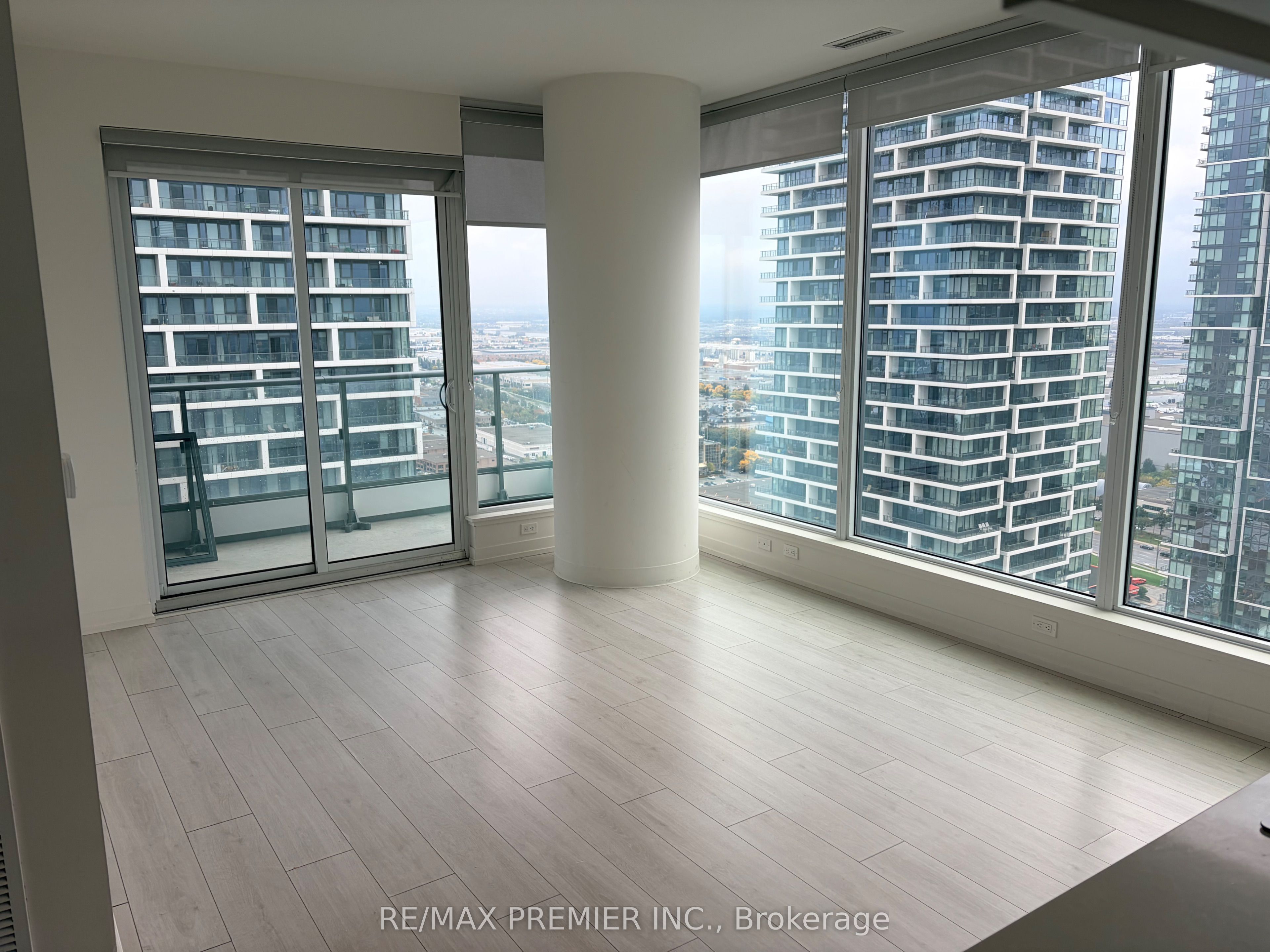 Unit 3502 - 5 Buttermill Avenue, Vaughan 5