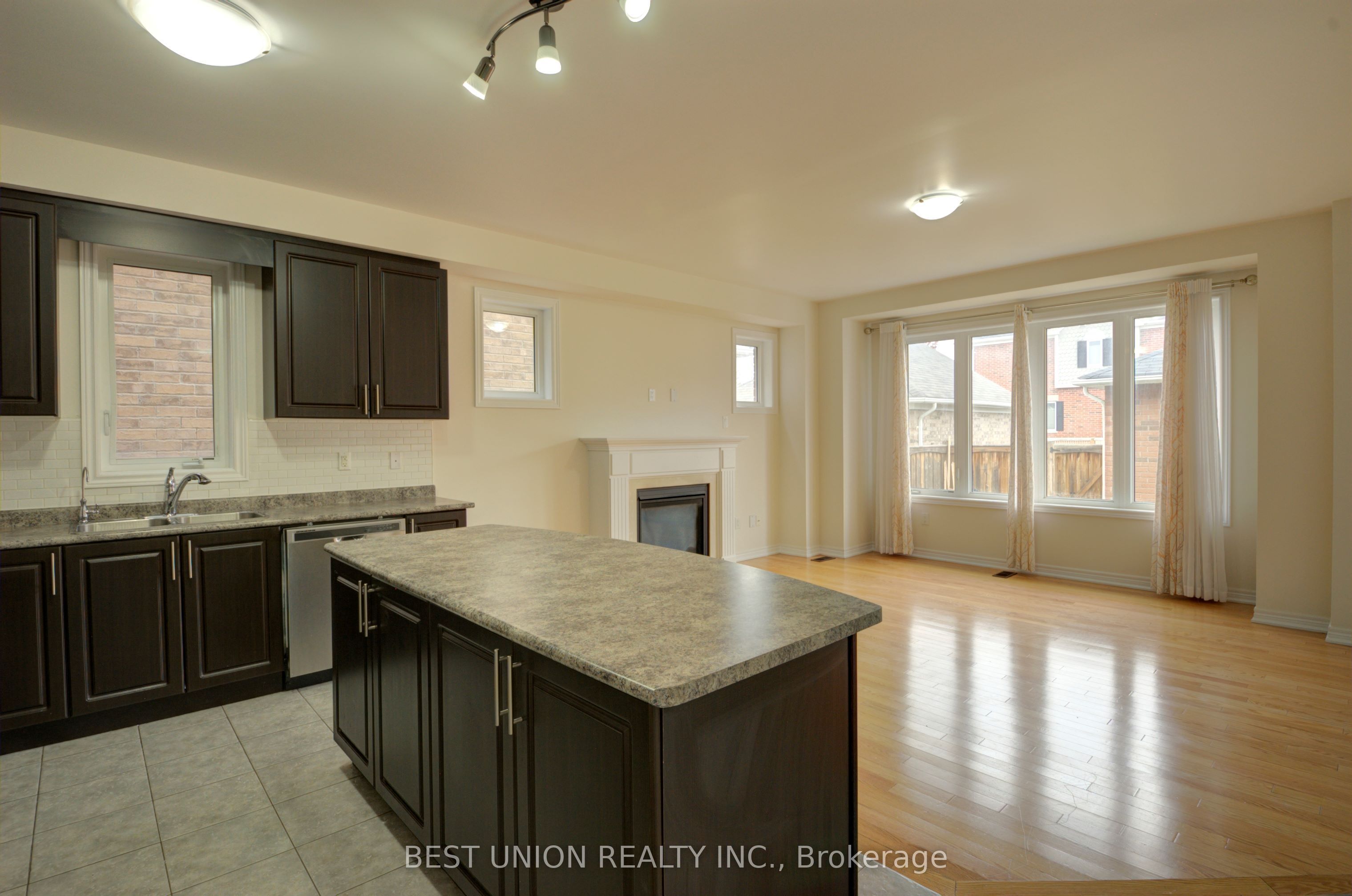 196 Donald Sim Avenue, Markham 5