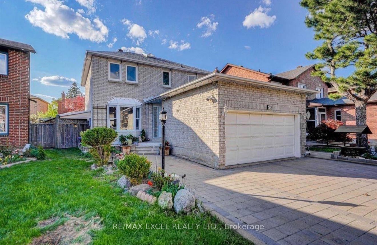 Unit Upper - 70 Weldrick Road E, Richmond Hill 2
