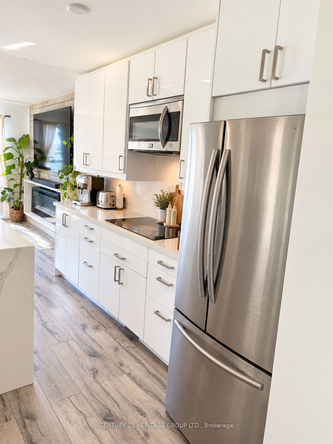 578 North Lake Road, Richmond Hill 3