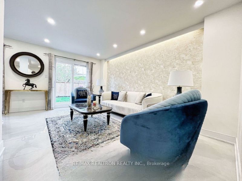 9 Checker Court, Vaughan 5