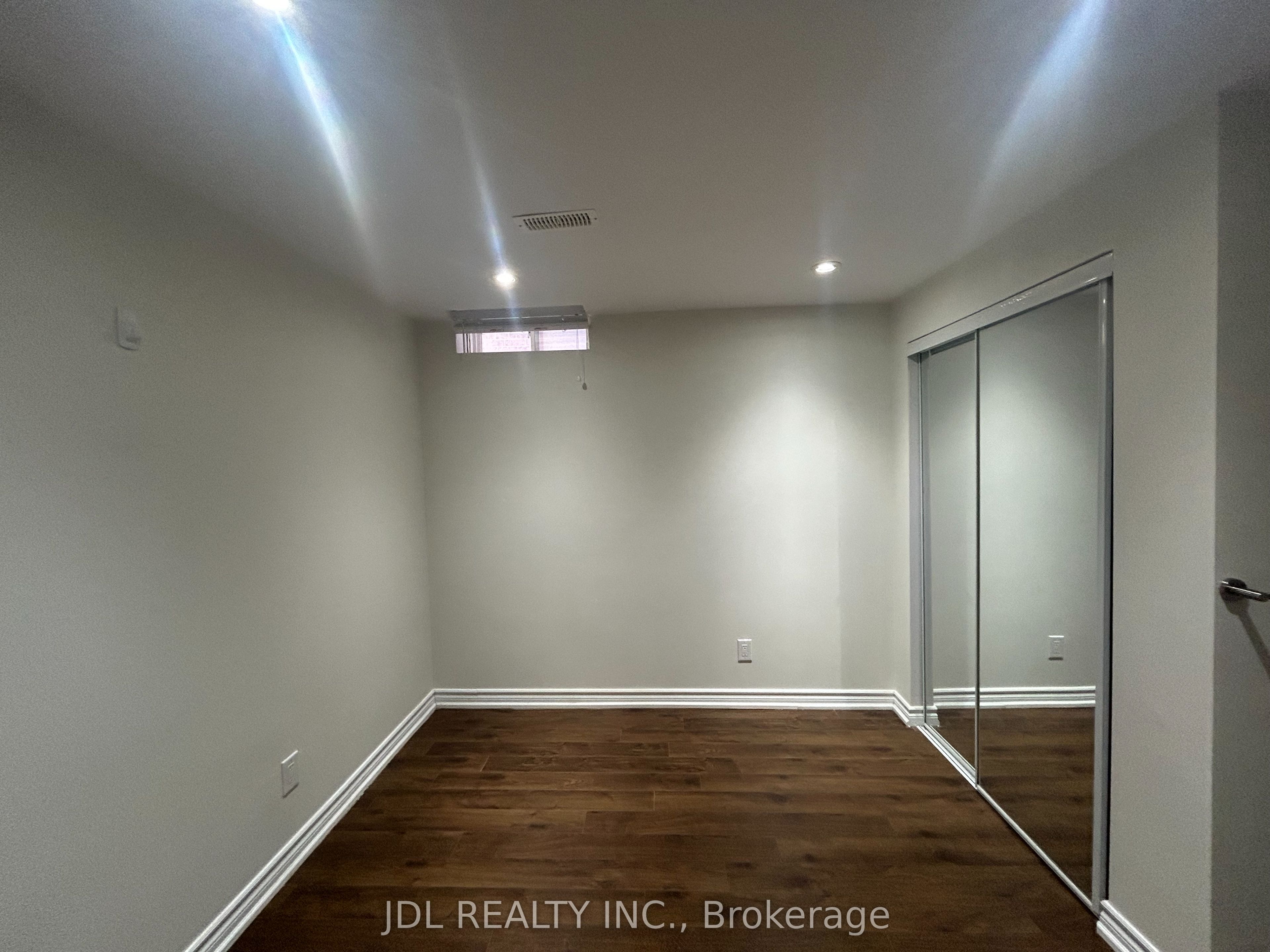 Unit Whole Two-Bedroom Bsmt - 36 Bendamere Cres Crescent, Markham 5