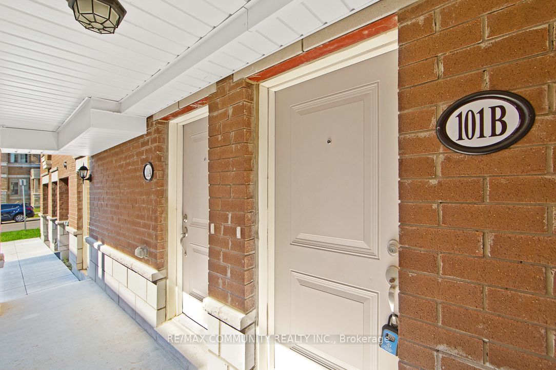 Unit B - 101 Luzon Avenue, Markham 3