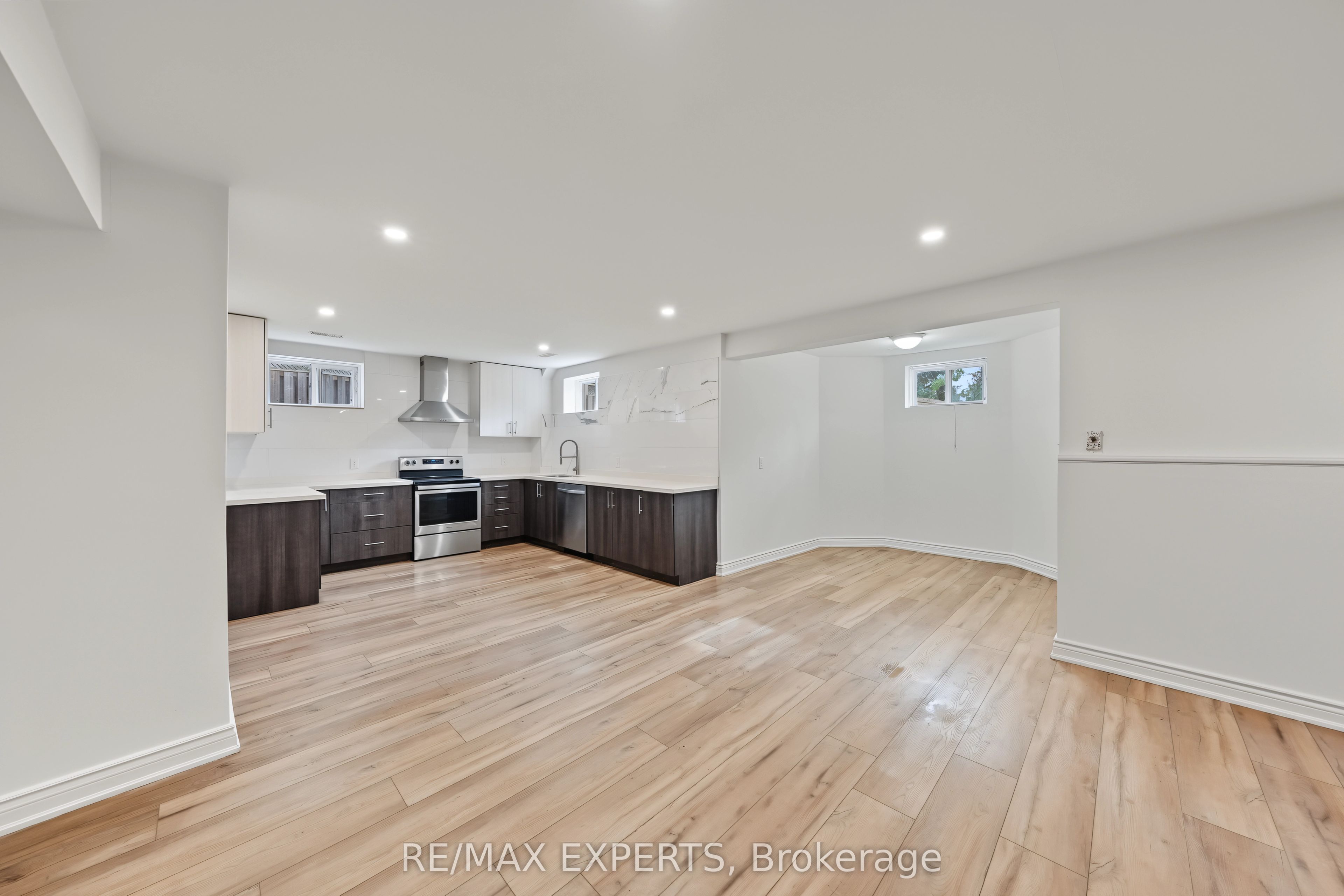 Unit Basement - 99 Dianawood Ridge, Vaughan 4