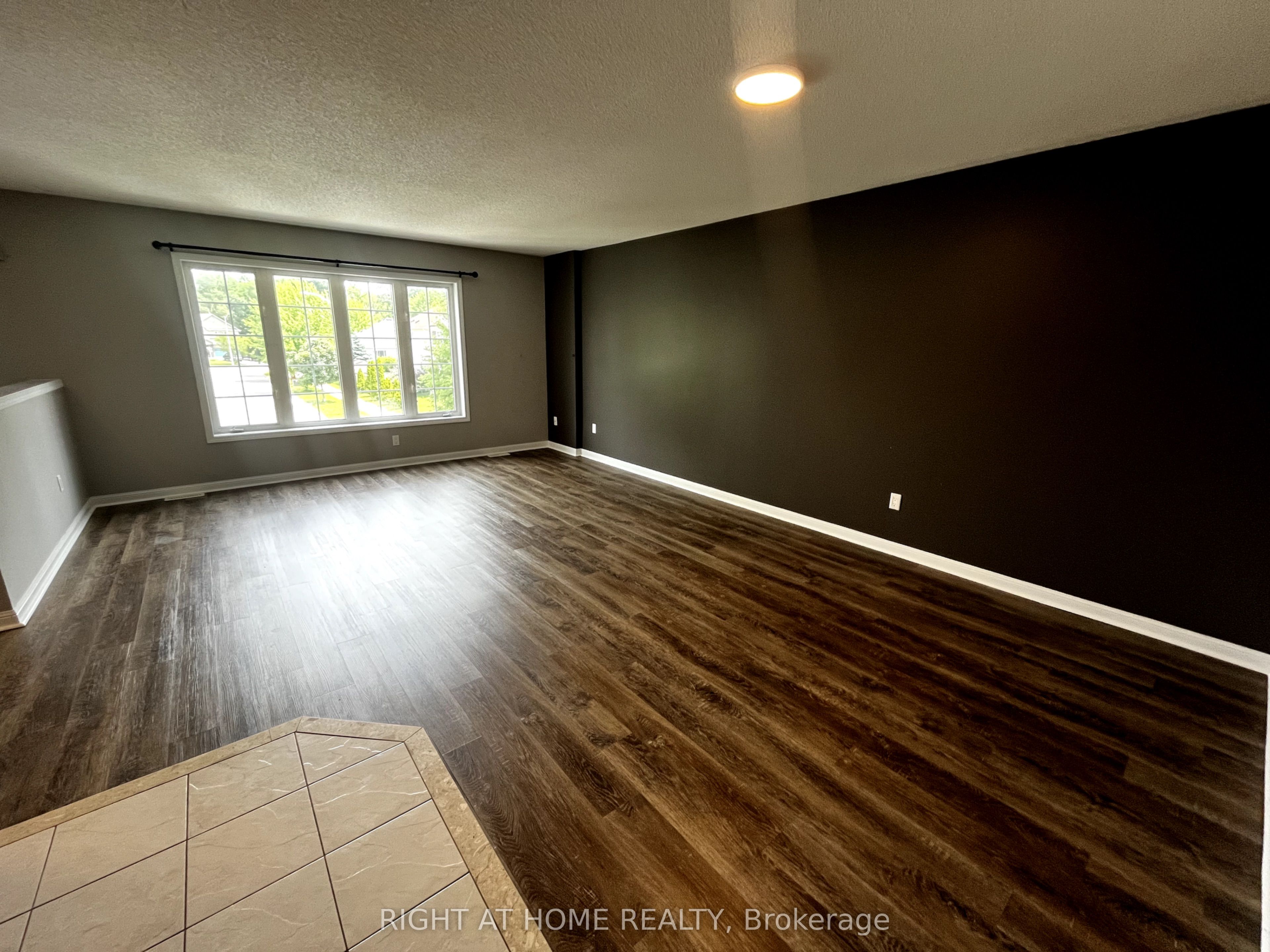Unit Unit 1 - 116 Maplewood Drive, Essa 4