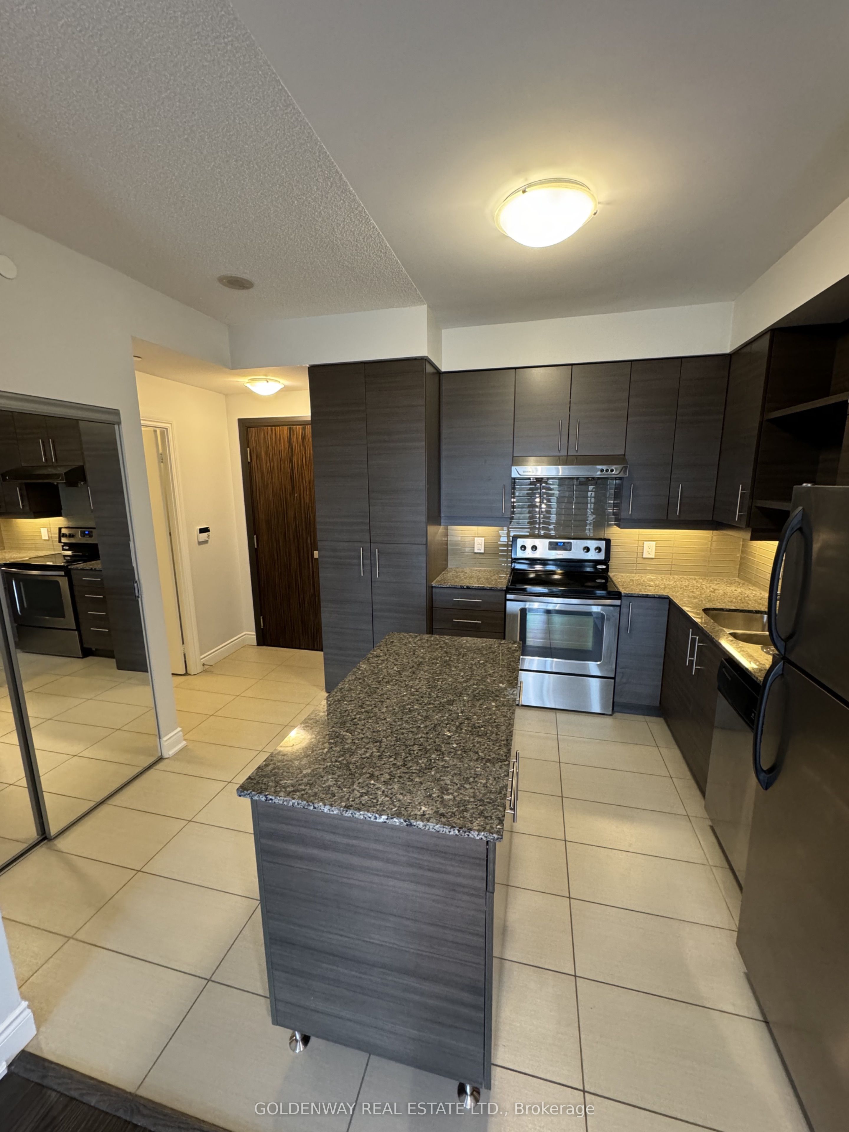 Unit 819 - 277 South Park Road, Markham 3