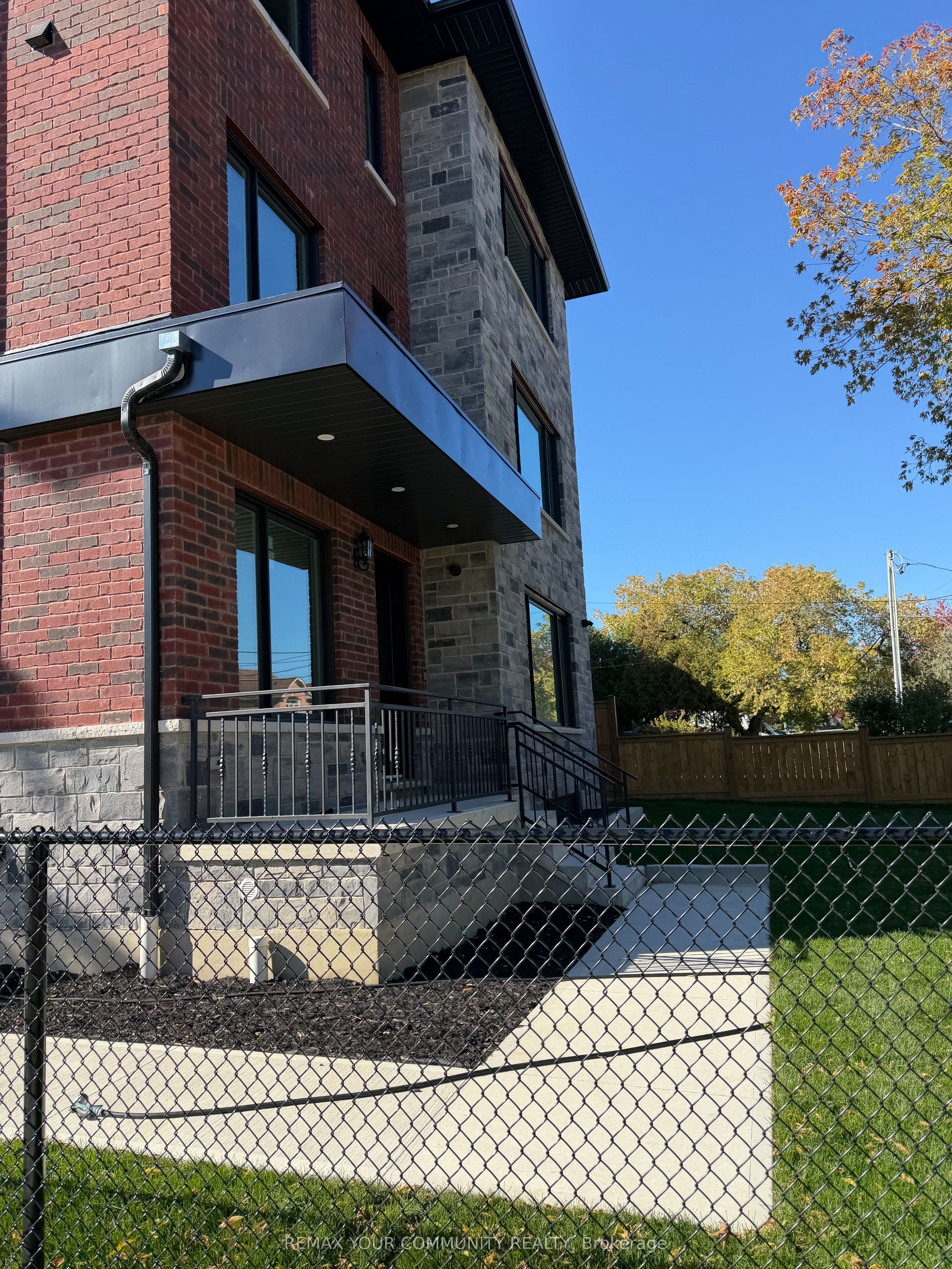 Unit 2 - 25 Oxford Street, Richmond Hill 2