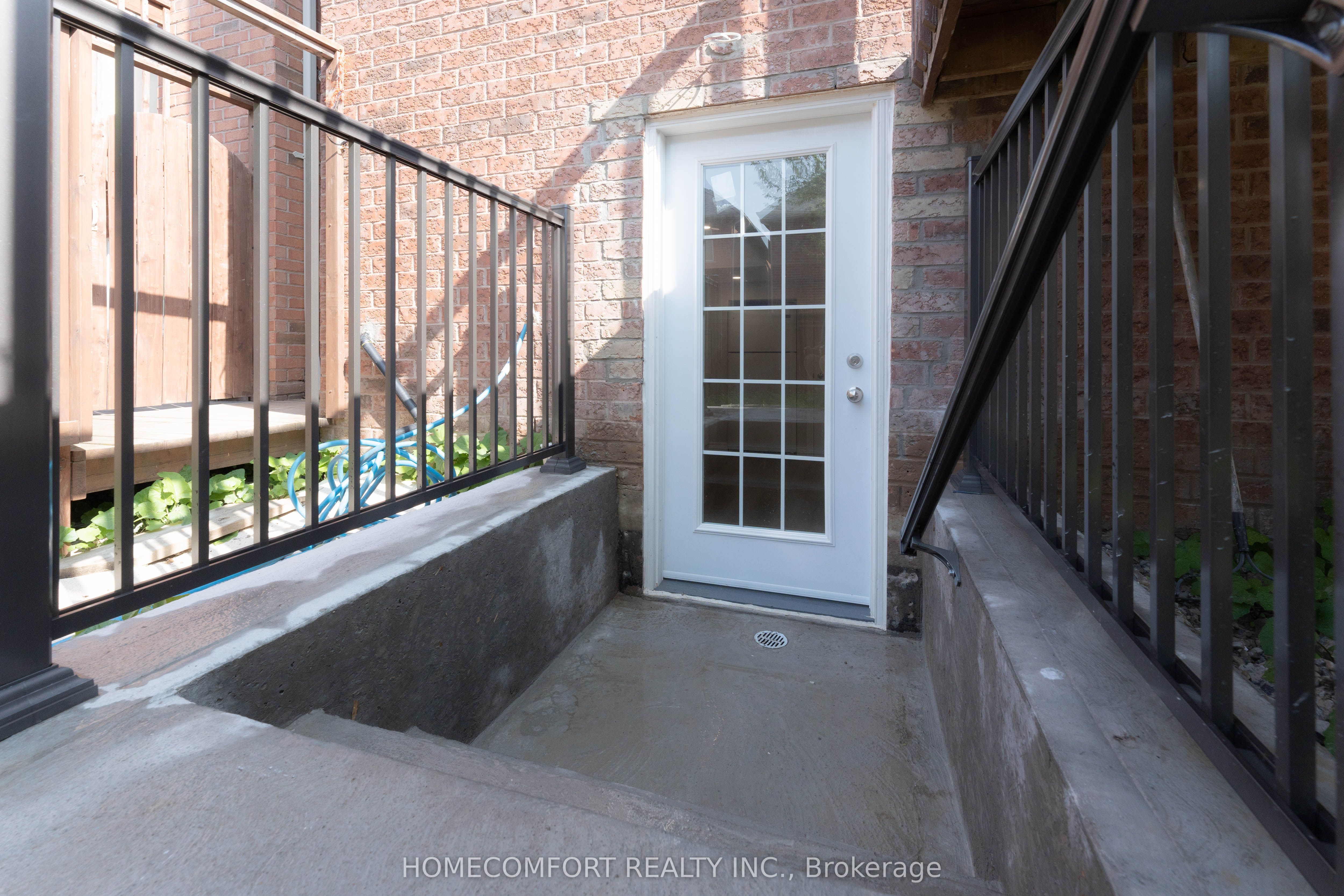Unit bsmt - 369 Tower Hill Road, Richmond Hill 2