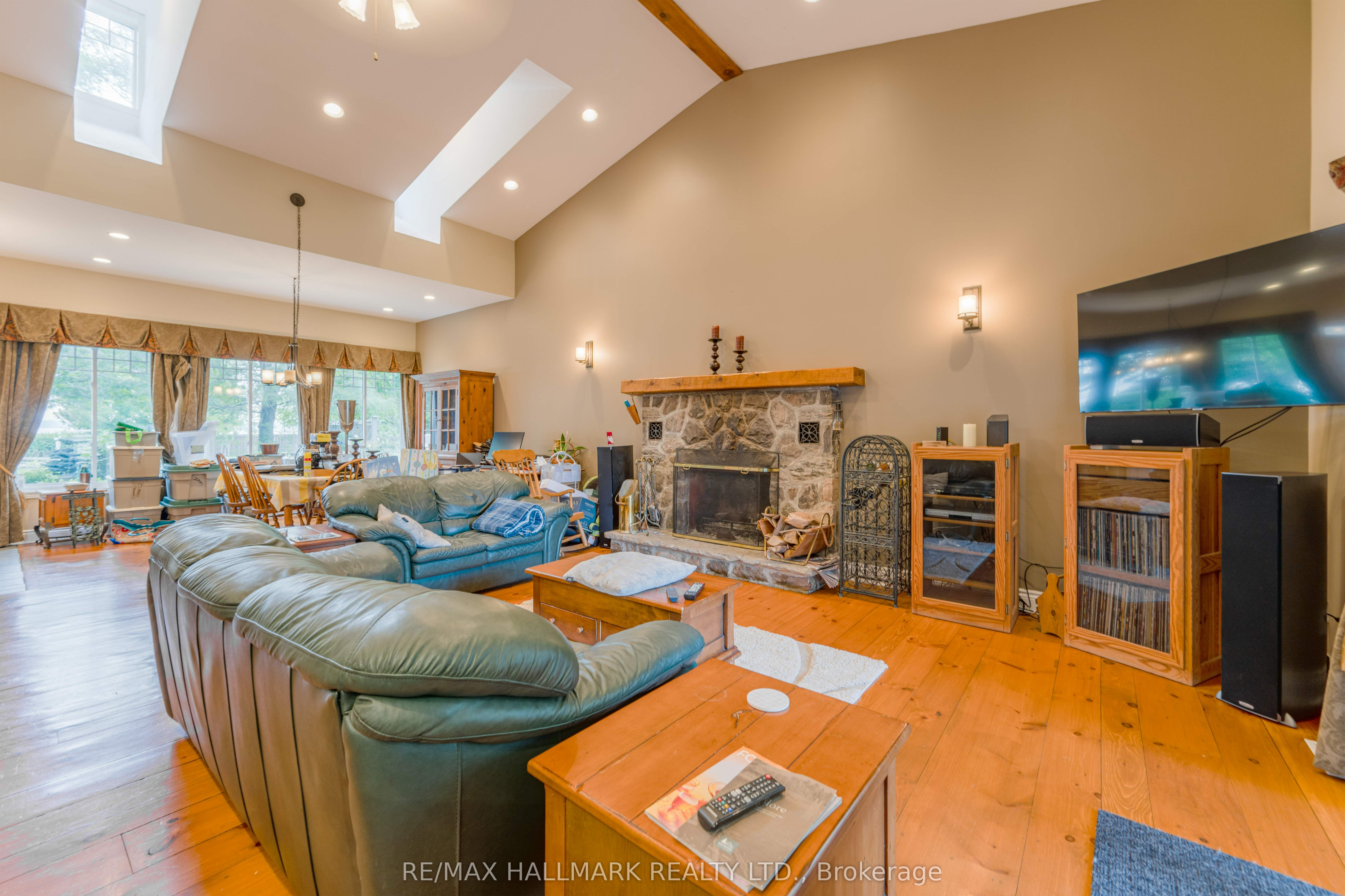361 Lake Drive N, Georgina 5