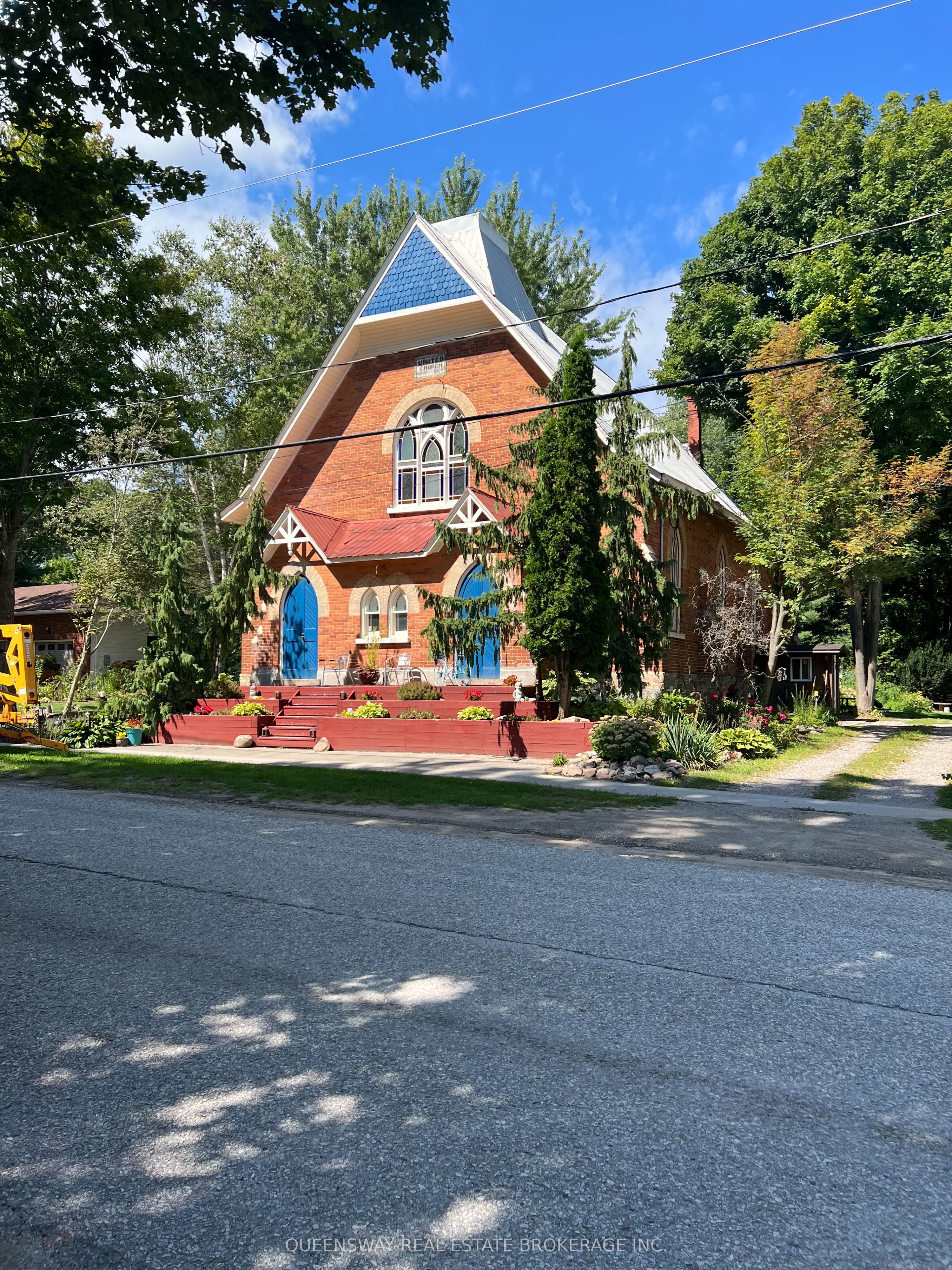 10 Mill Street W, Springwater 1