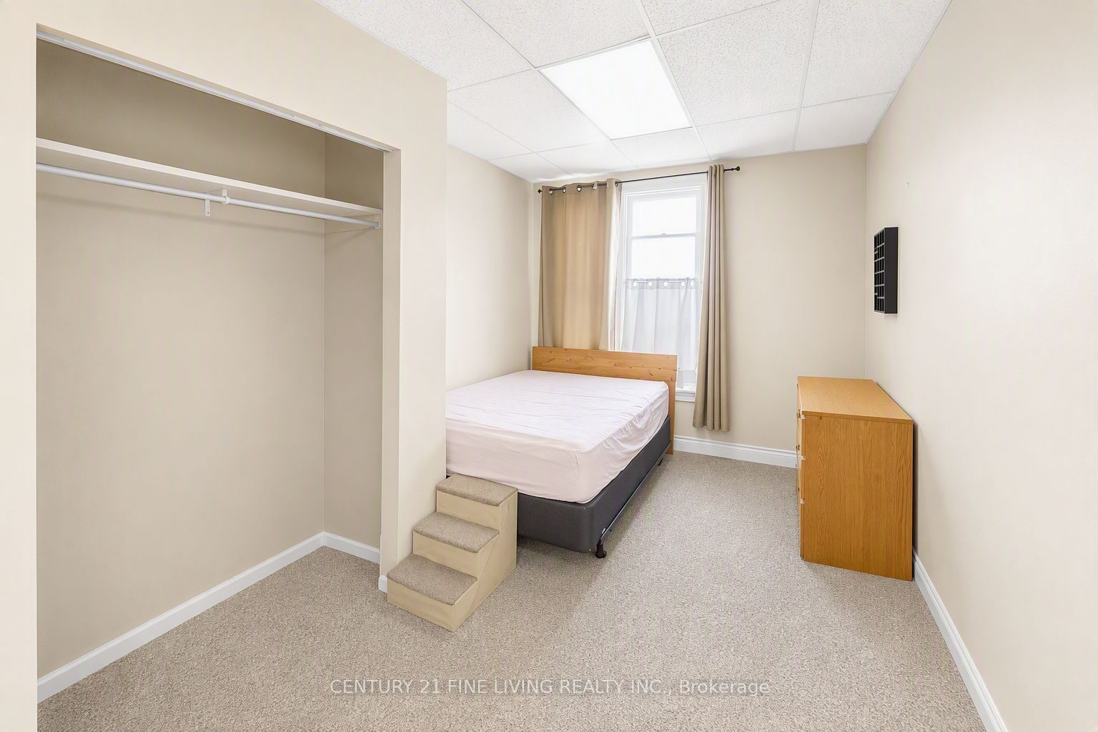 Unit 1 - 146 Bradford Street, Barrie 2