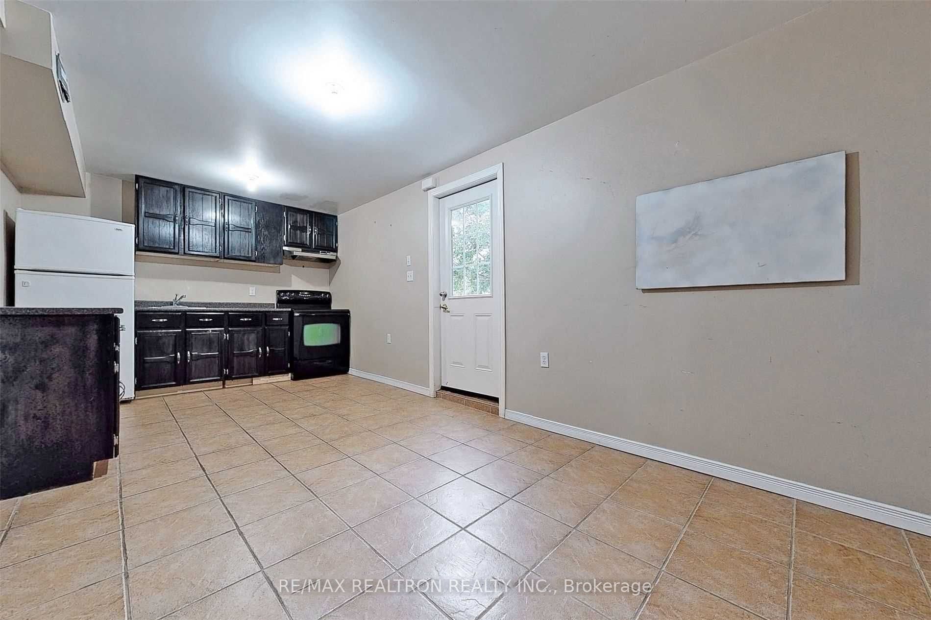 48 Jones Drive, Barrie 2
