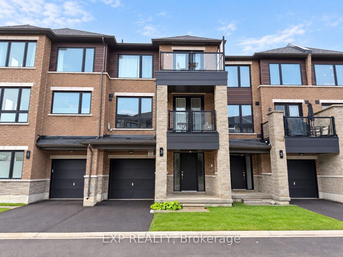 3 Red Maple Lane, Barrie 2