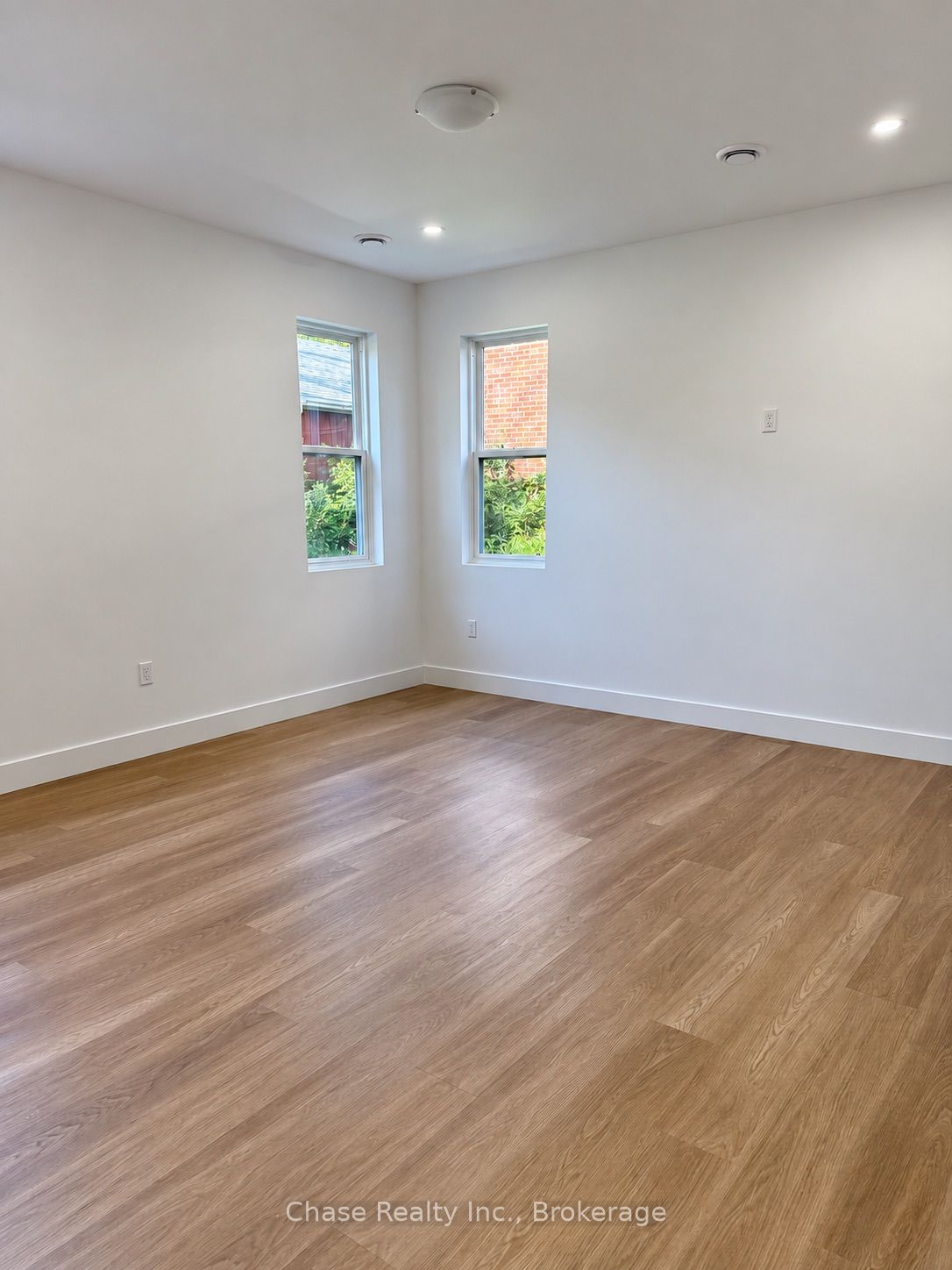 Unit 2 - 62 Gray Street, Severn 4