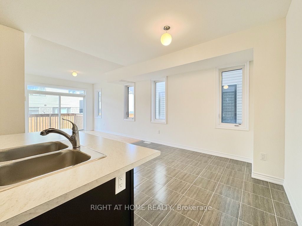 Unit Main - 16 Bannister Road, Barrie 4