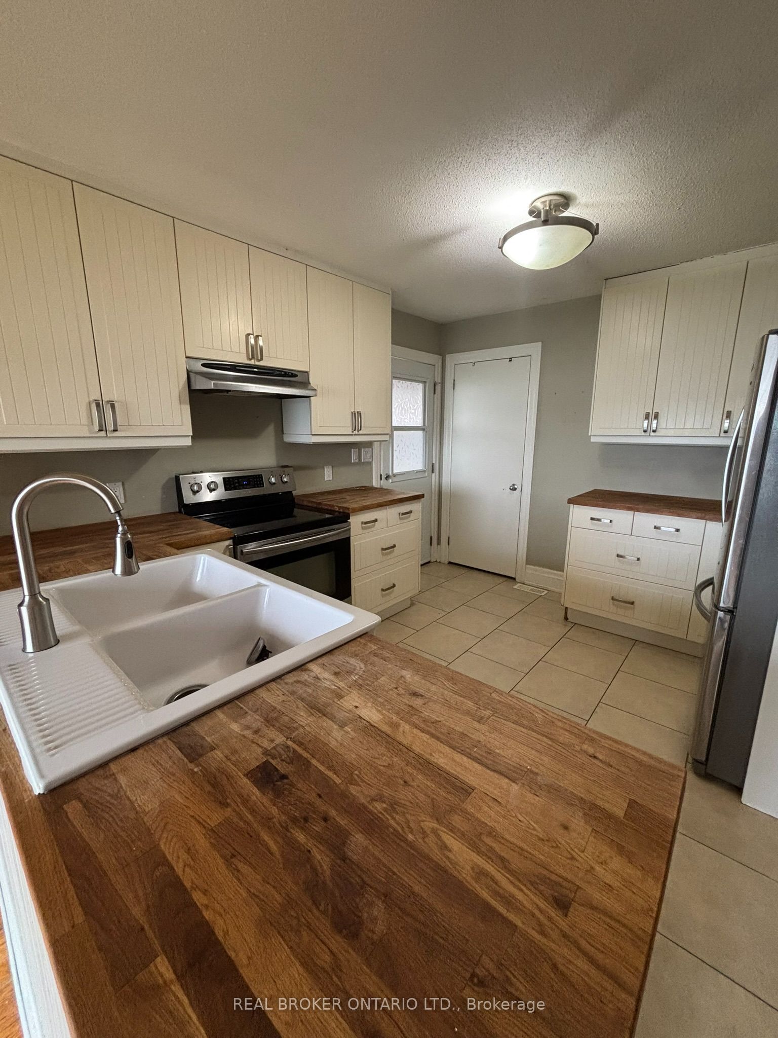 208 Kempview Lane, Barrie 5