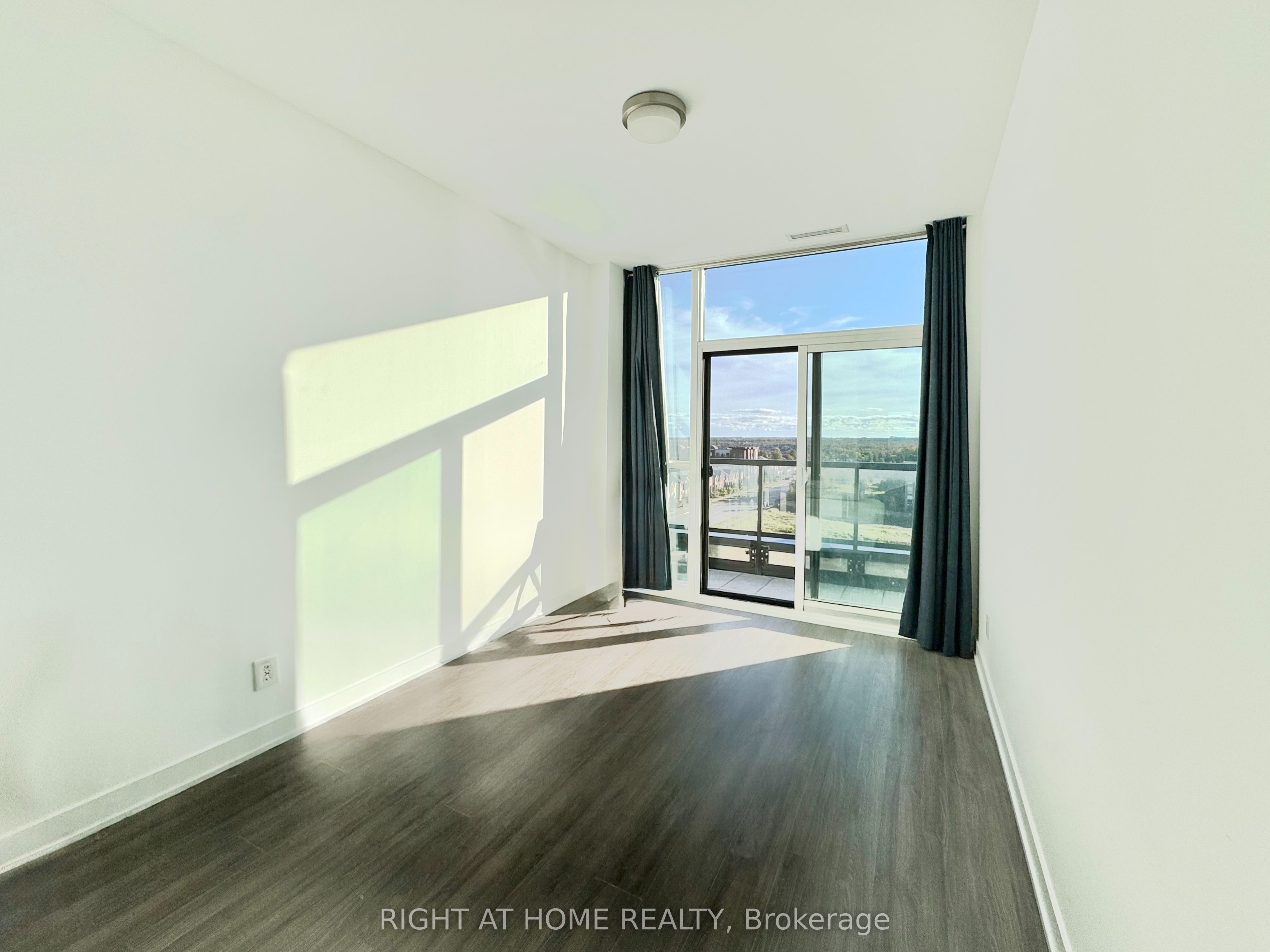 Unit 708 - 681 Yonge Street, Barrie 3
