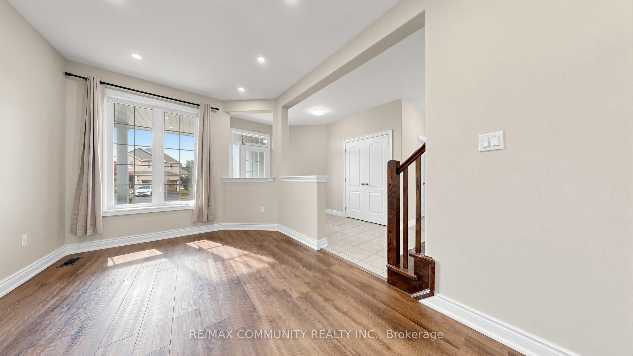 53 Jewel House Lane, Barrie 2