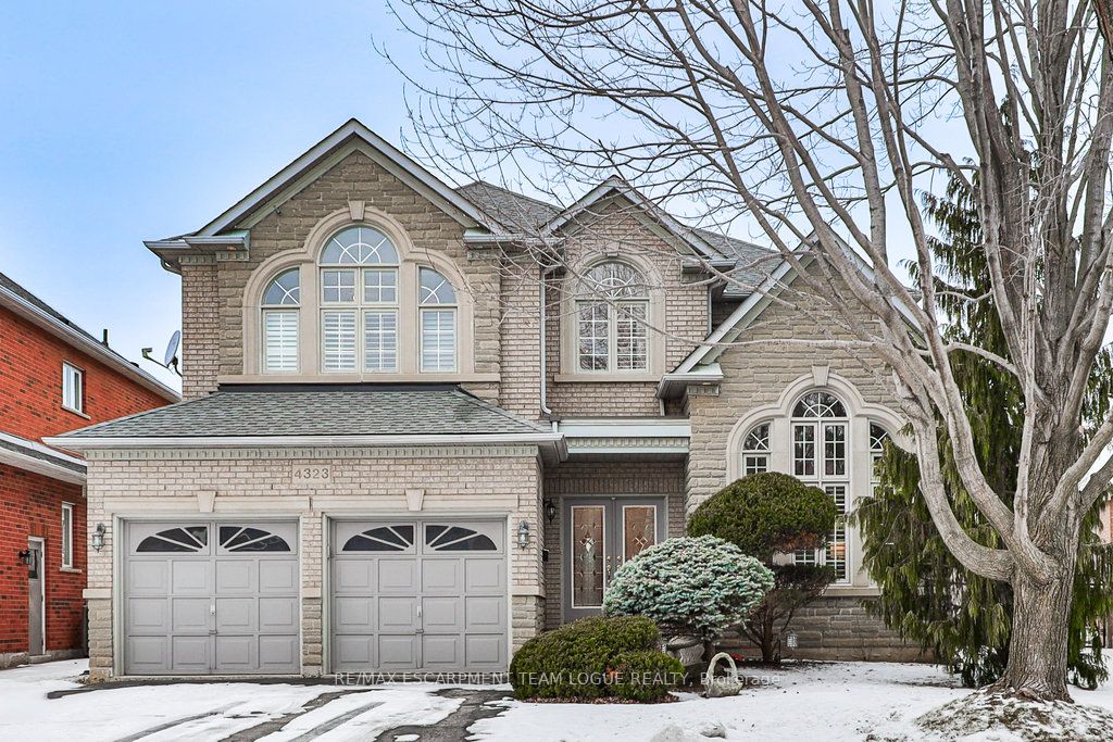 4323 Clubview Drive, Burlington, Ontario For Sale | HouseSigma