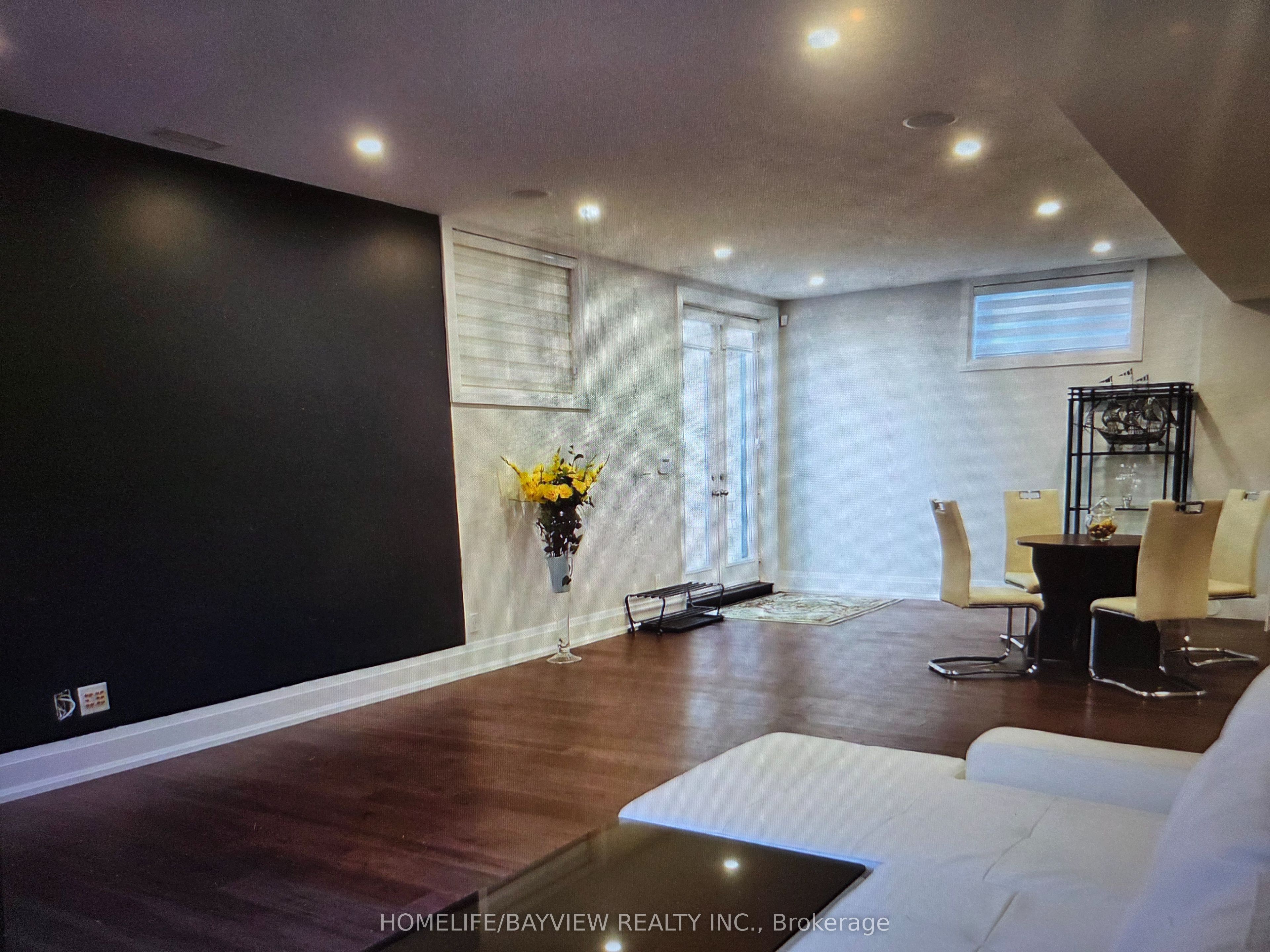 Unit lower level - 11 walnut Crescent, Etobicoke 2