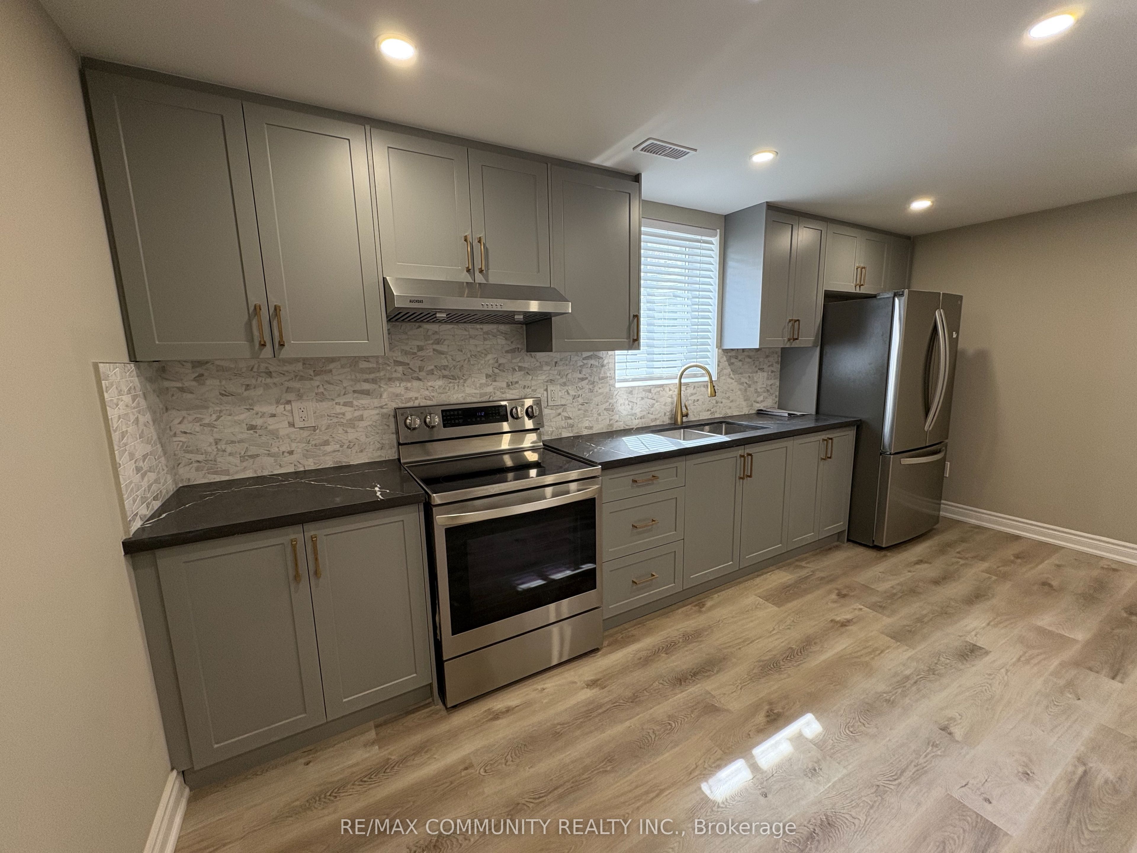 60 Saint Hubert Drive, Brampton 4