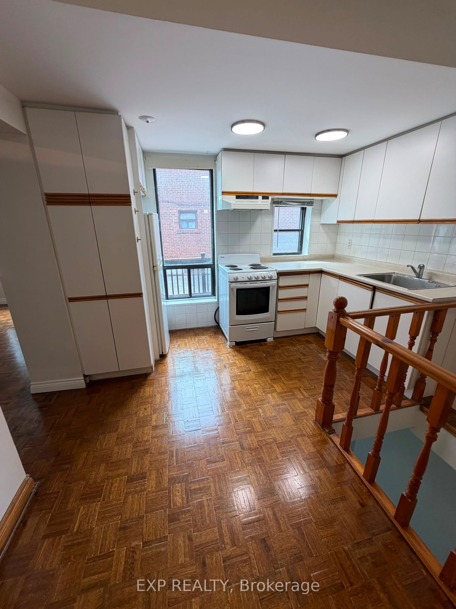 Unit 3 - 677 Durie Street, Toronto 4