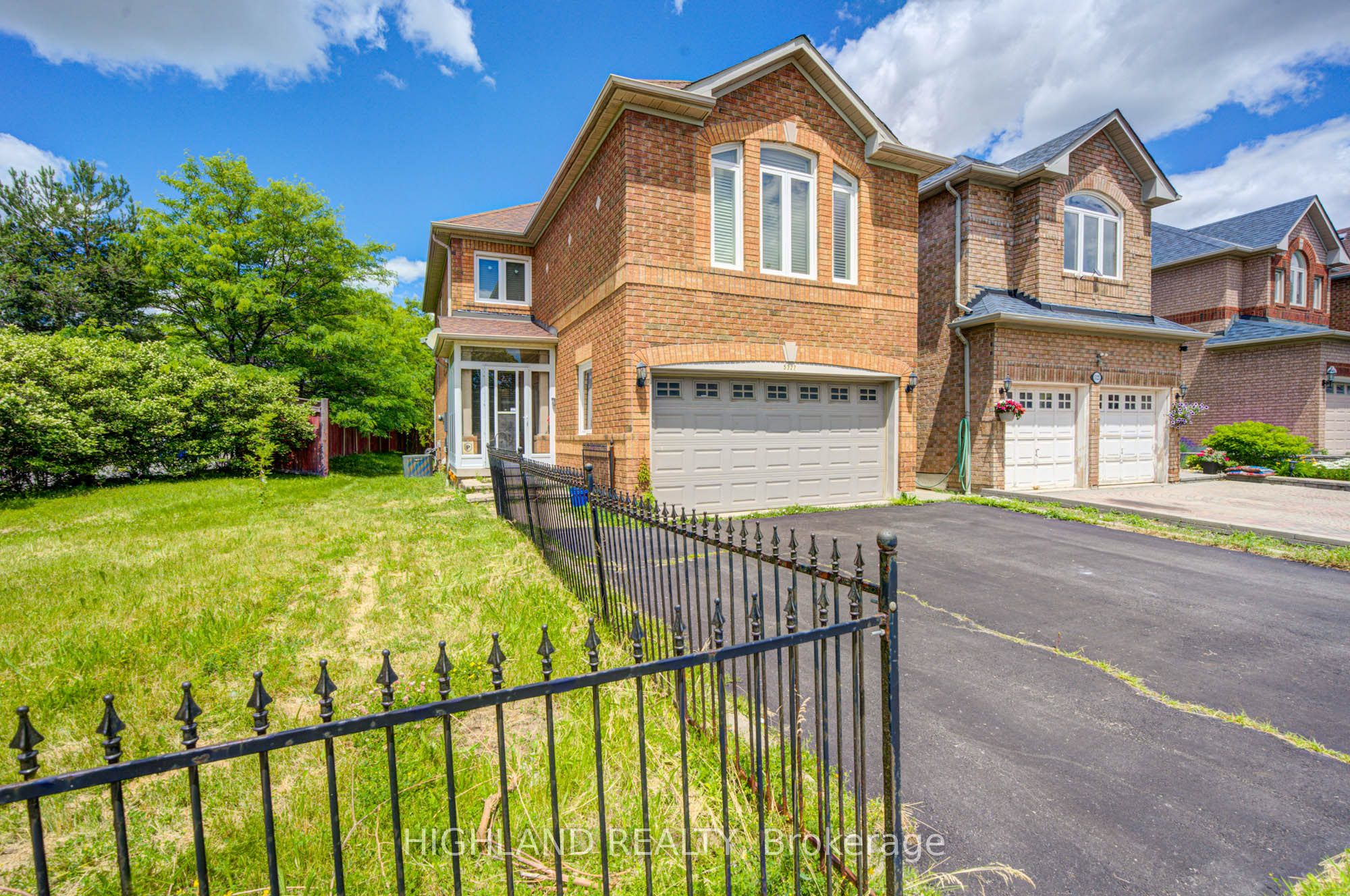 Unit Upper Level - 5327 Landsborough Avenue, Mississauga 2