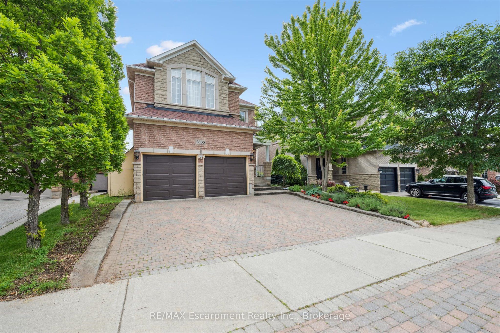 2365 Hertfordshire Way, Oakville 2