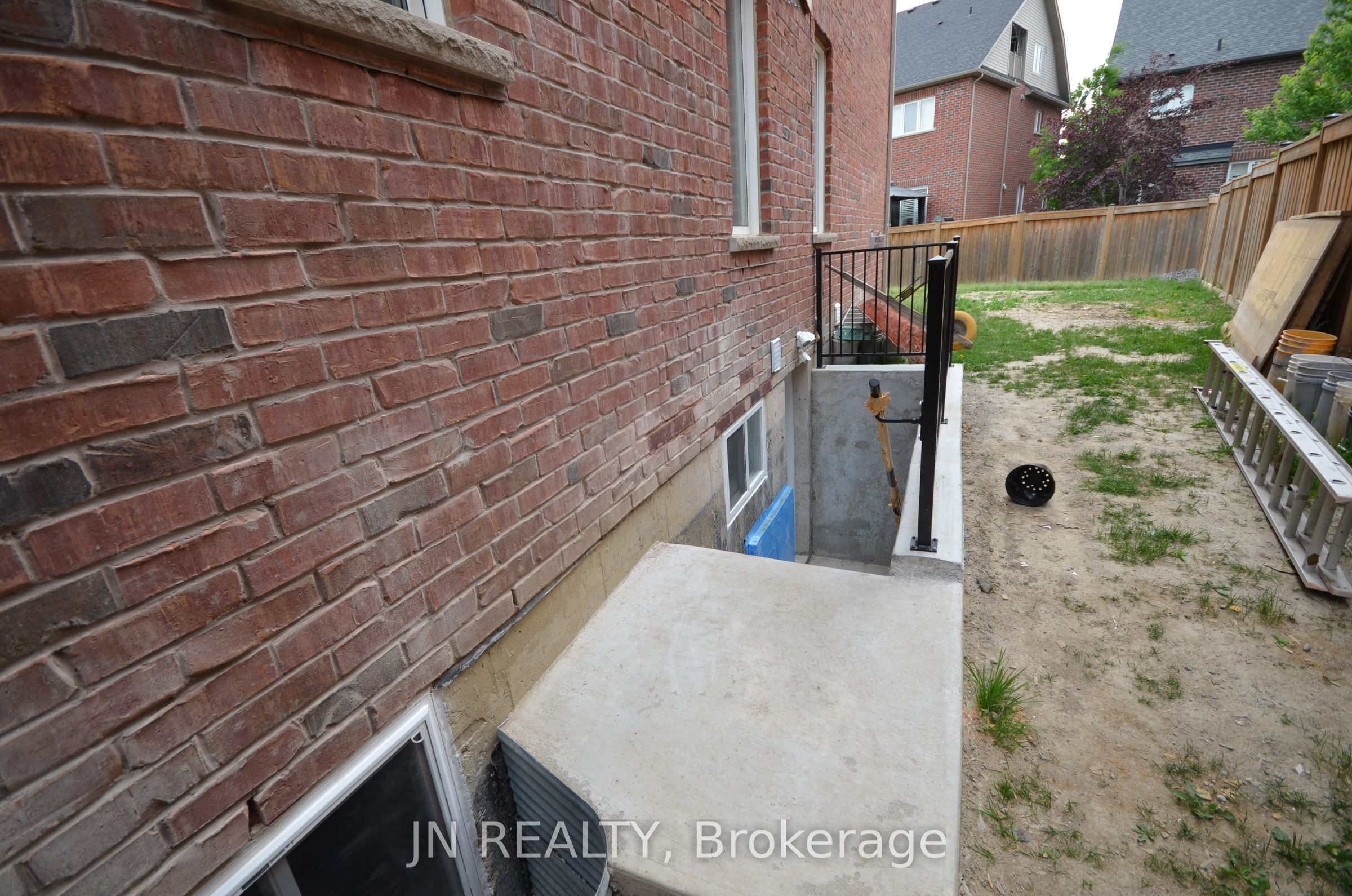 Unit Lower - 34 McEchearn Crescent, Brampton 2