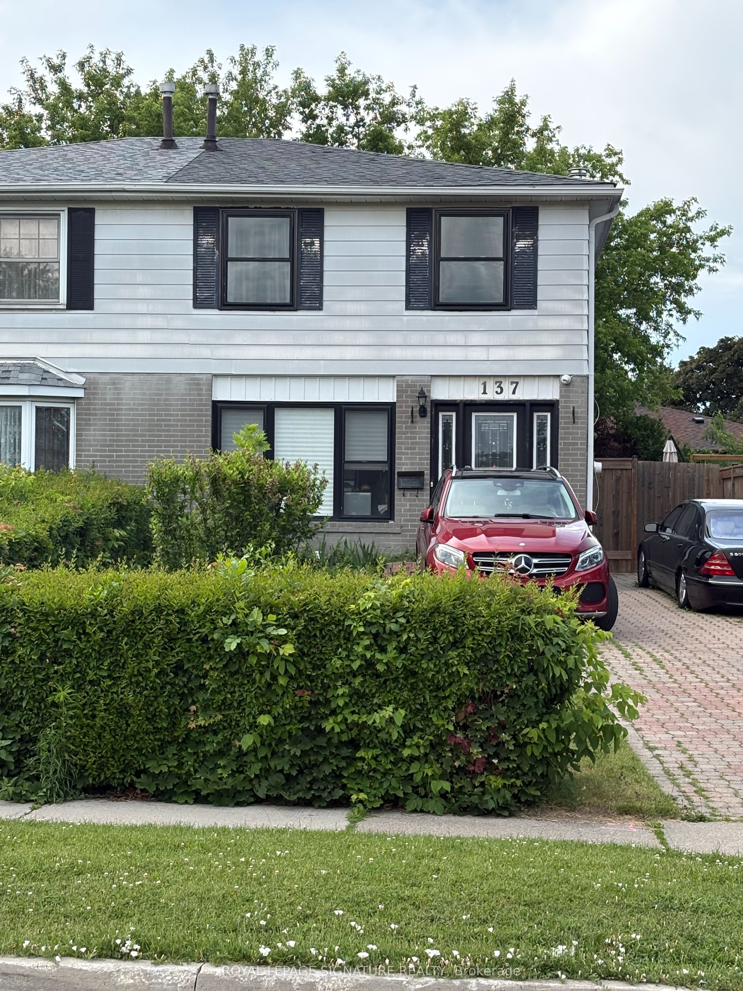 Unit Main/Upper - 137 Madoc Drive, Brampton 2