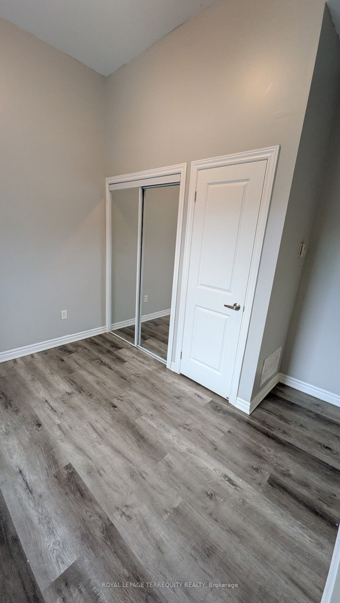 Unit 6 - 44 Main Street N, Halton Hills 5
